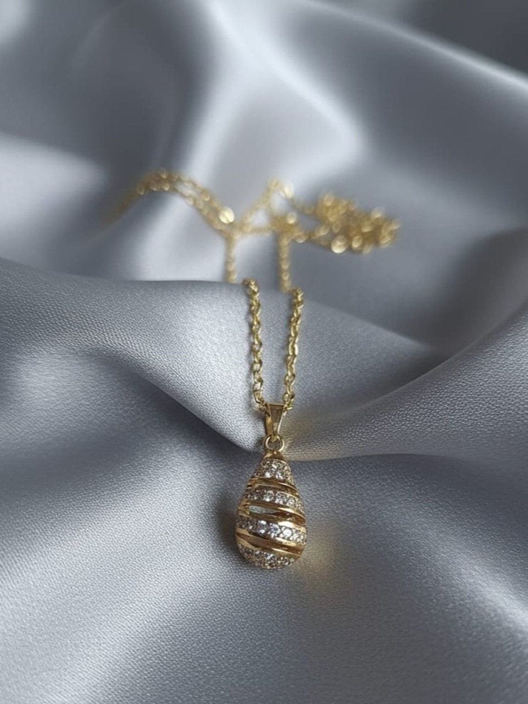 V FASHION JEWELLERY Stainless Steel CZ Studded Spiral Teardrop Shaped Pendant With Chain