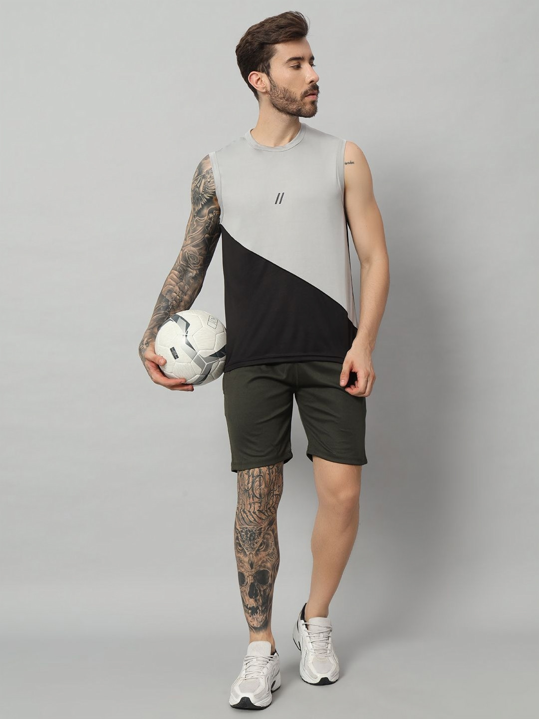 ATICX Men Brand Logo Colourblocked Slim Fit T-shirt