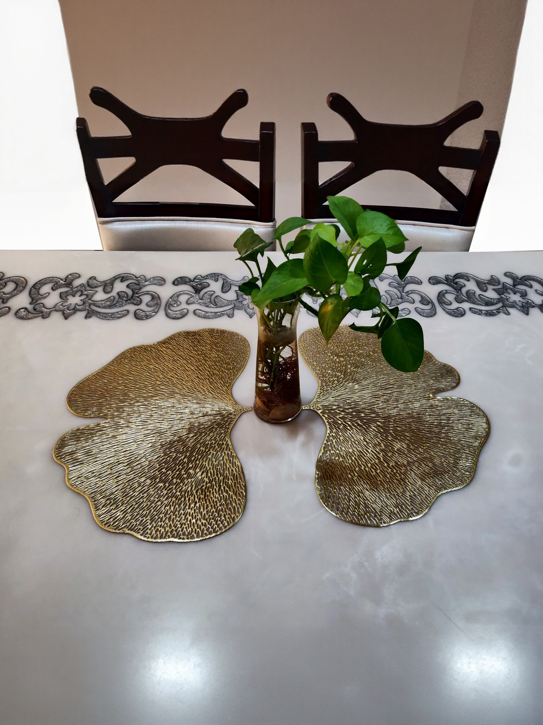 LaVichitra Pack of 2 Leaf Patterned Table Placemat