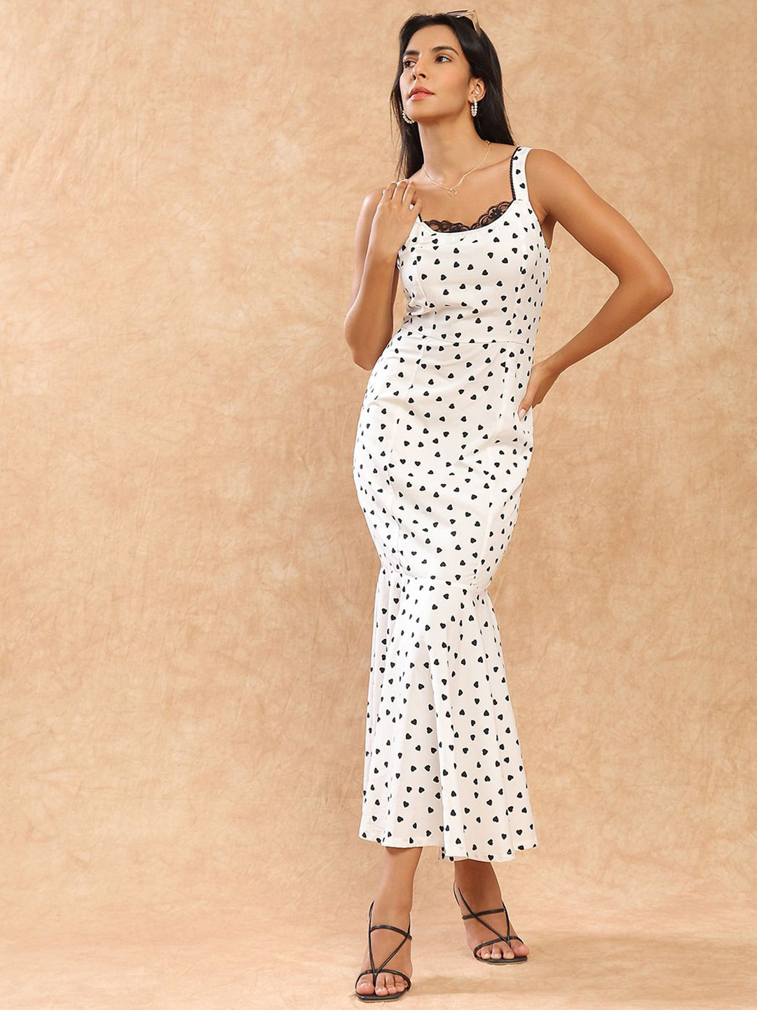 Globus Women Heart Print Shoulder Strap Round Neck with Lace Detail Midi Bodycon Dress