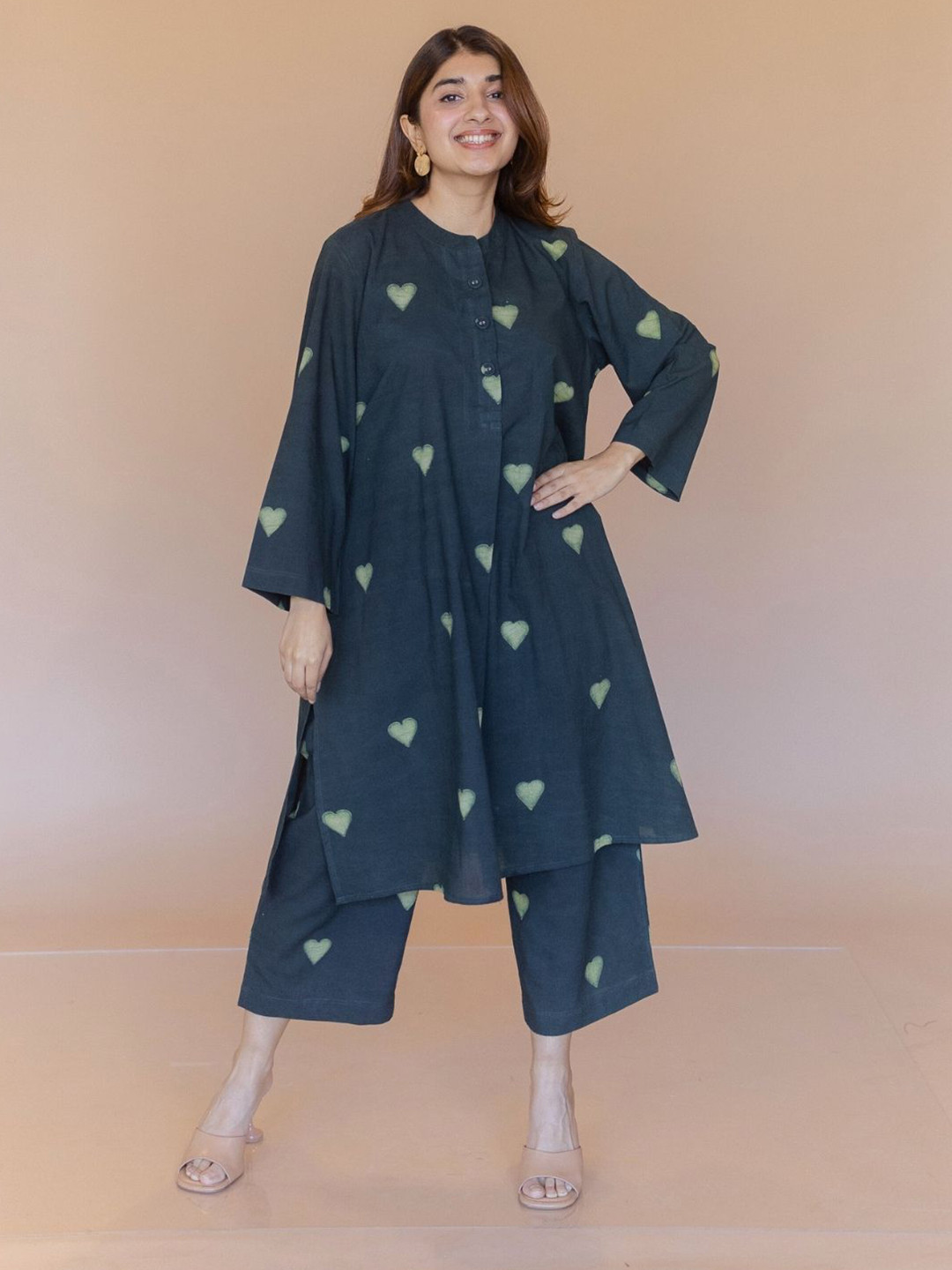 THE INDIAN ETHNIC CO Women Dark Green Dabu Cotton Anti-Fit Kurta