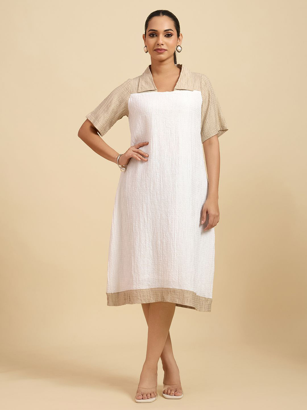 Komarri U Self Design Colourblocked Shirt Collar Short Sleeves Shift Midi Dress