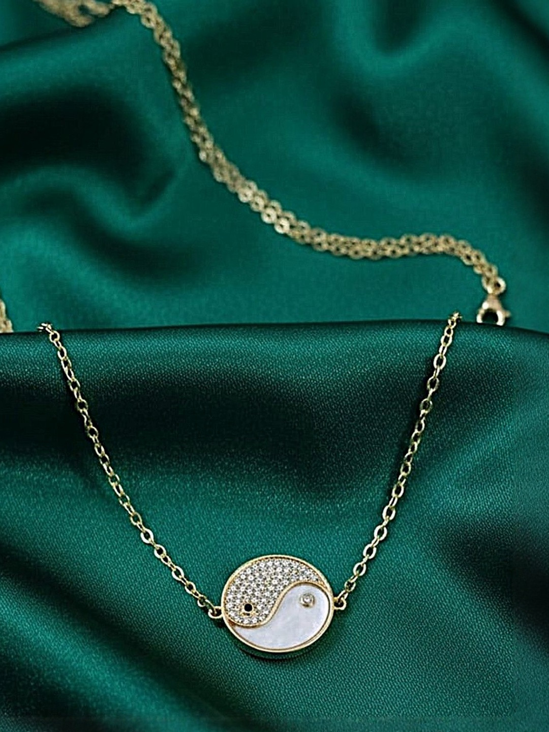 V FASHION JEWELLERY Stainless Steel Gold-Plated Yin Yang Shaped Pendant With Chain