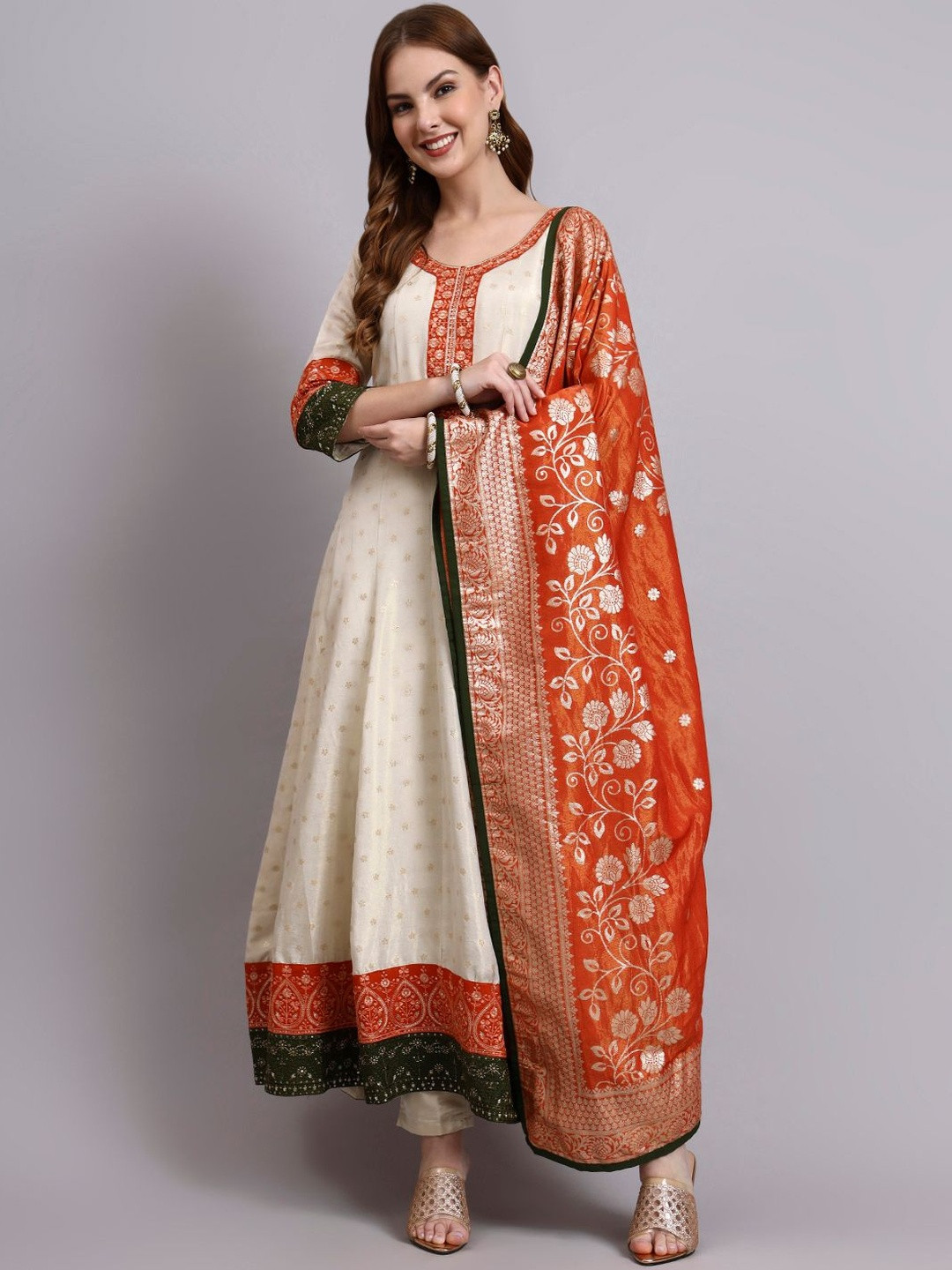 JDS LIFESTYLE Women Ethnic Motifs Woven Design Regular Kurta Set With Dupatta