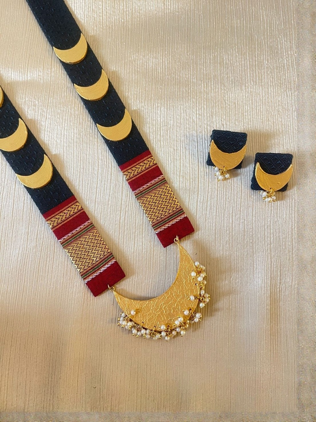 Laddki Pearls Beaded Fabric Jewellery Set