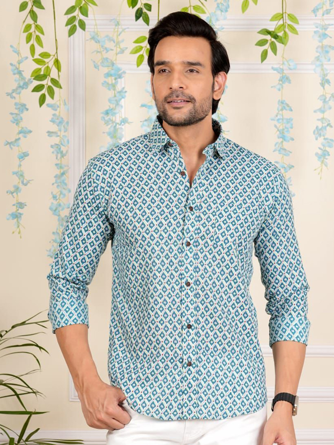 OMSHARDA Men Comfort Fit Geometric Printed Spread Collar Cotton Casual Shirt