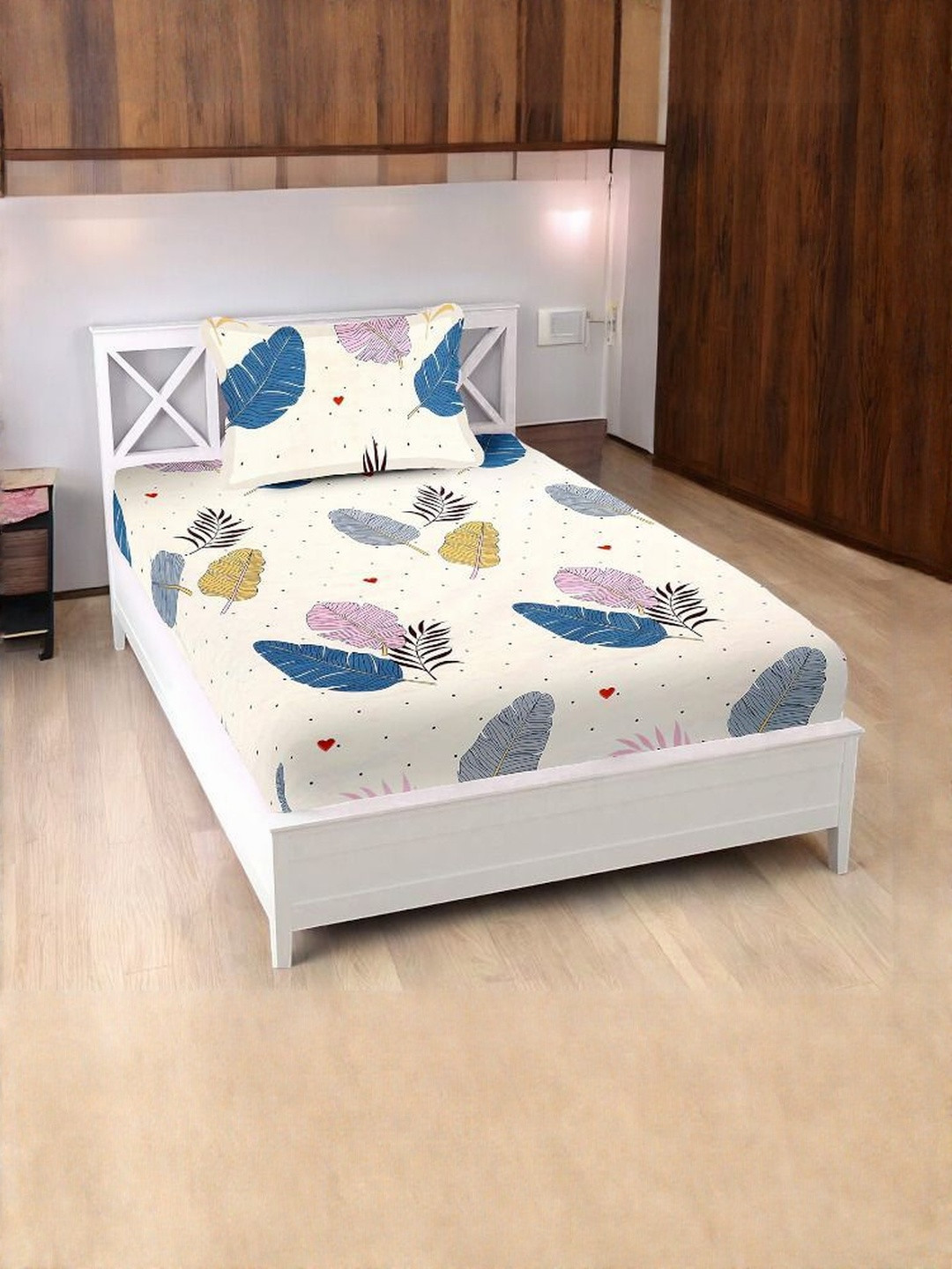WELLNEST White & Blue Floral Printed Flat Cotton Bedsheets