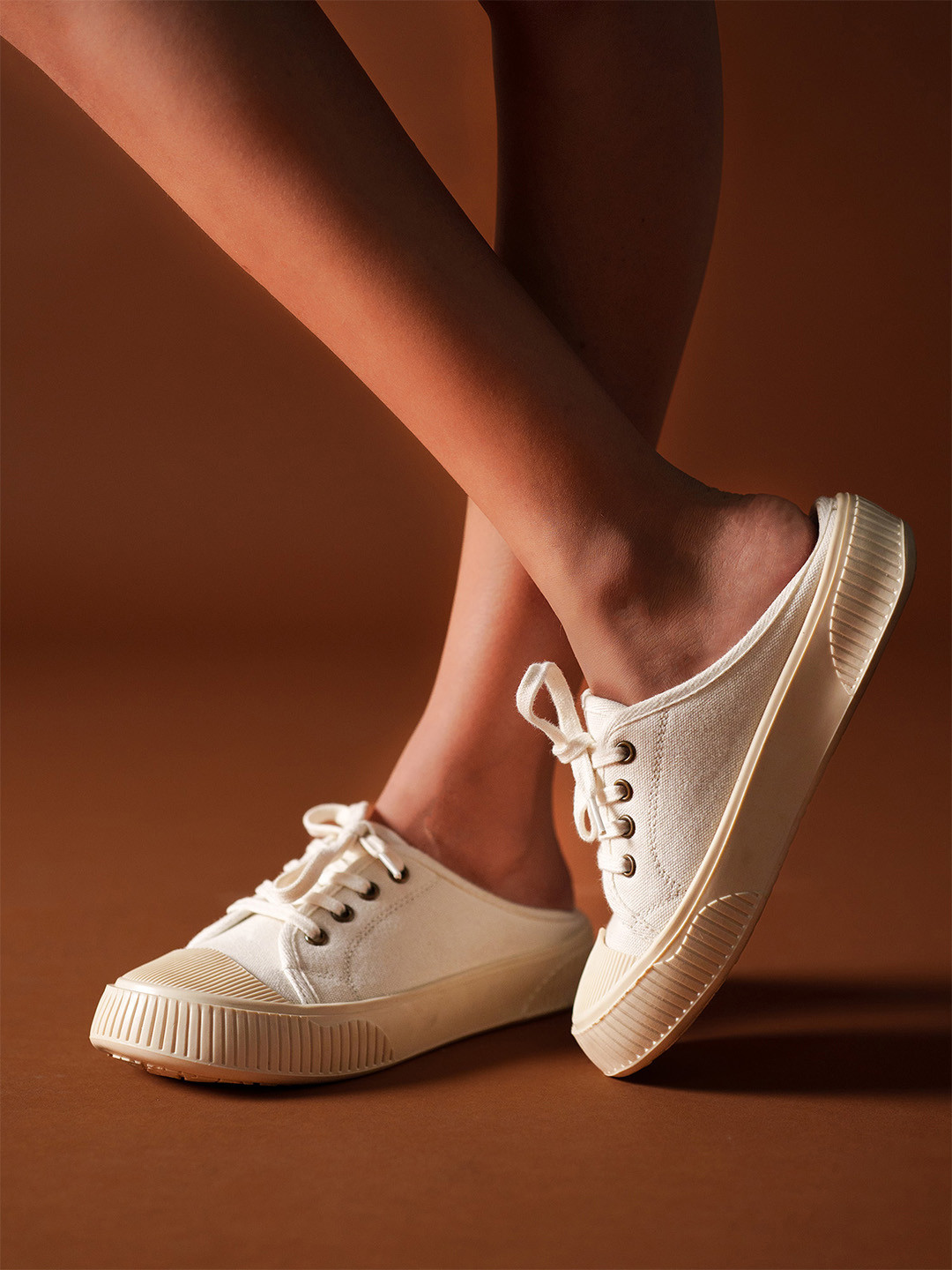 Theater Women Elves White Pull On Sneakers