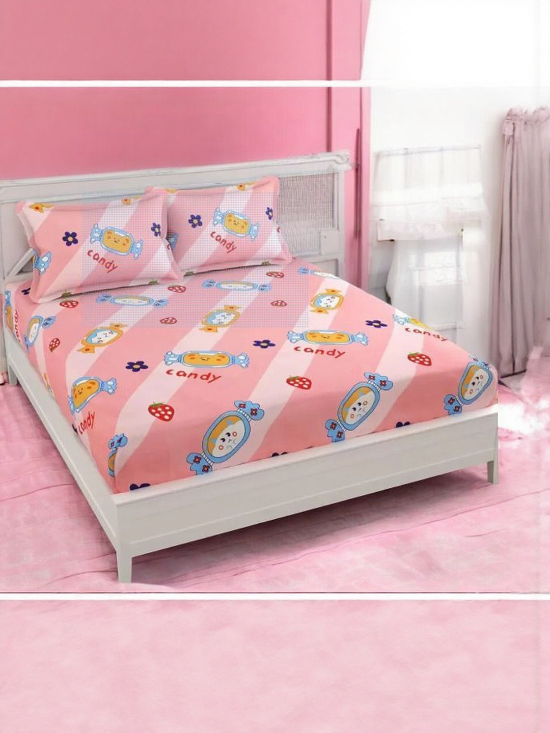 WELLNEST Graphic Printed 300 TC Queen Bedsheet with 2 Pillow Covers