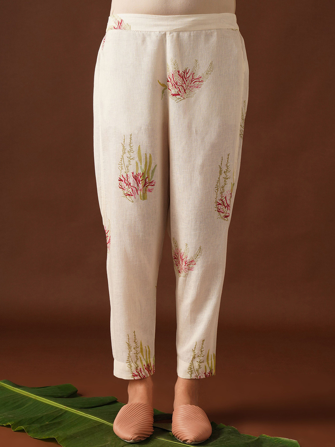 JAYPORE Women Ethnic Motifs  Printed Mid-Rise Flat-Front Tapered Fit Trousers