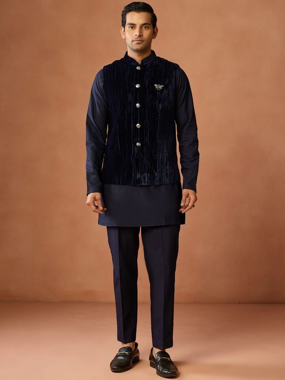 KISAH Men Mid Kurta with Trouser with Velvet Nehru Jacket with Brooch