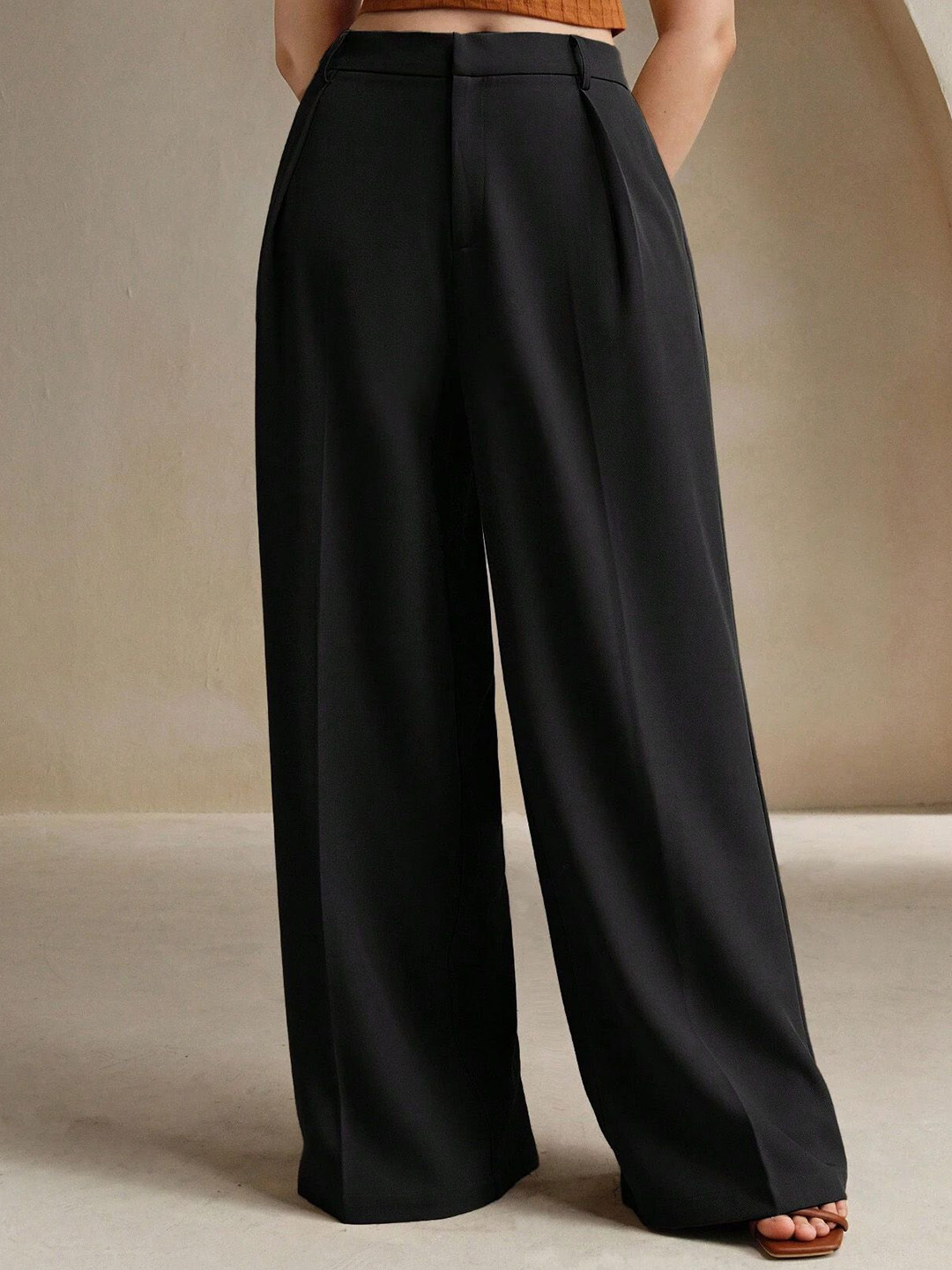 FNOCKS Women Loose Fit High-Rise Pleated Trousers