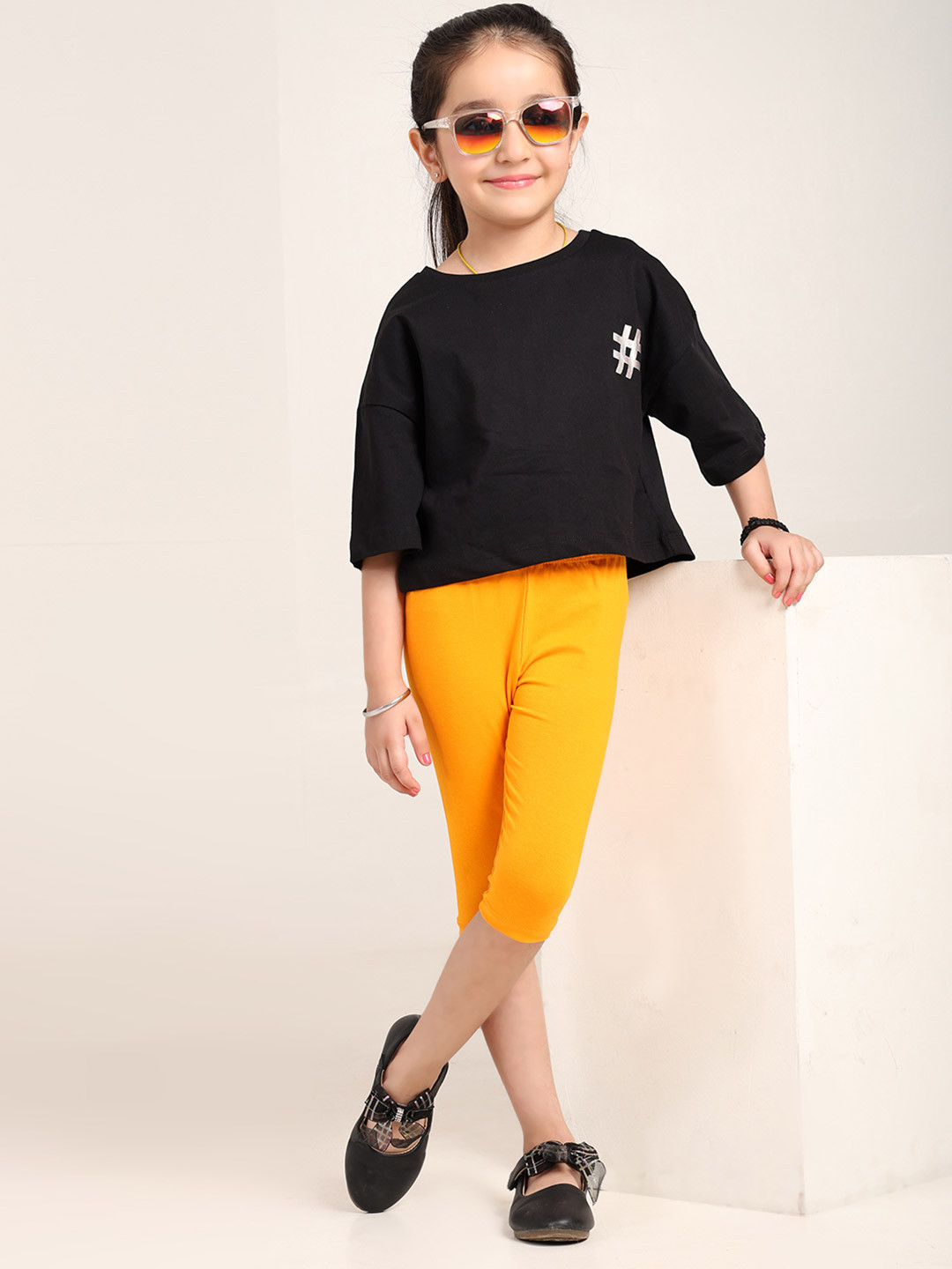 Robinbosky Girls Stretchable Three-Fourth Length Capri Leggings