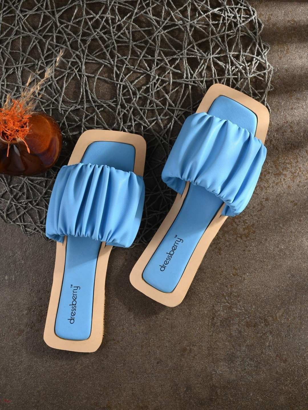 DressBerry Women Ruffled Lightweight Open Toe Flats