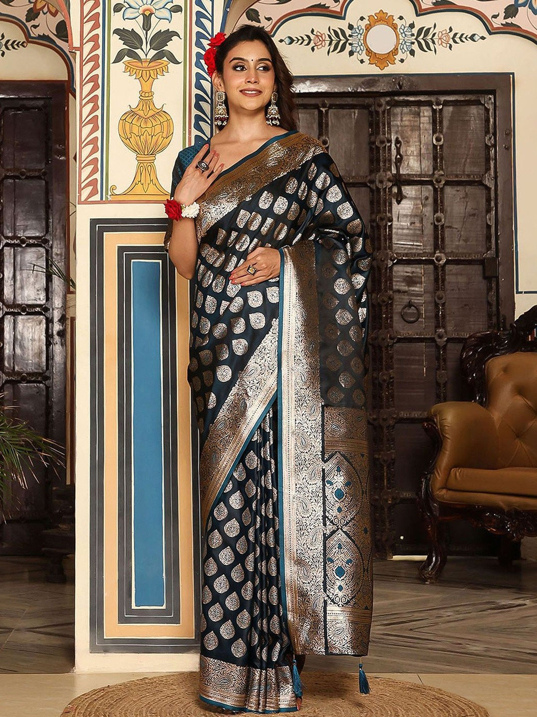 Astita Etrhnic Motifs Woven Design Banarasi Saree with Unstiched Blouse Piece