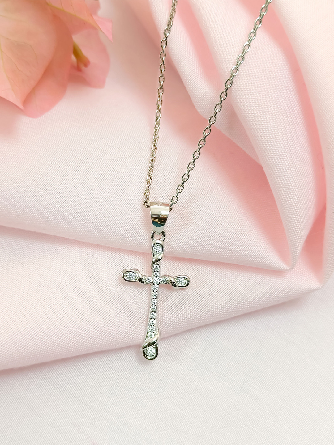 INARI SHINES 925 Sterling Silver Rhodium-Plated Divine Cross Pendant Chain