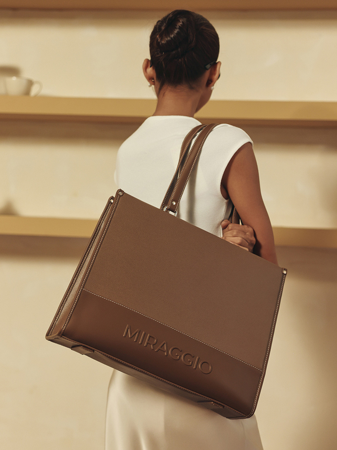 MIRAGGIO Women Solid Structured Leanne 16 Inch Laptop Tote Bag