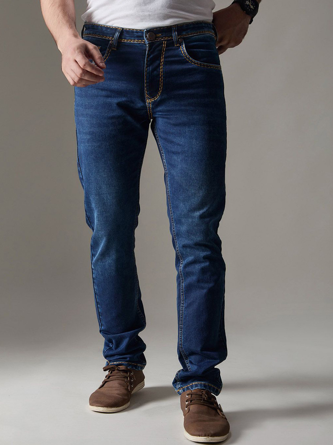 FLYING SHARK Men Regular Fit Mid-Rise Light Fade Clean Look Jeans