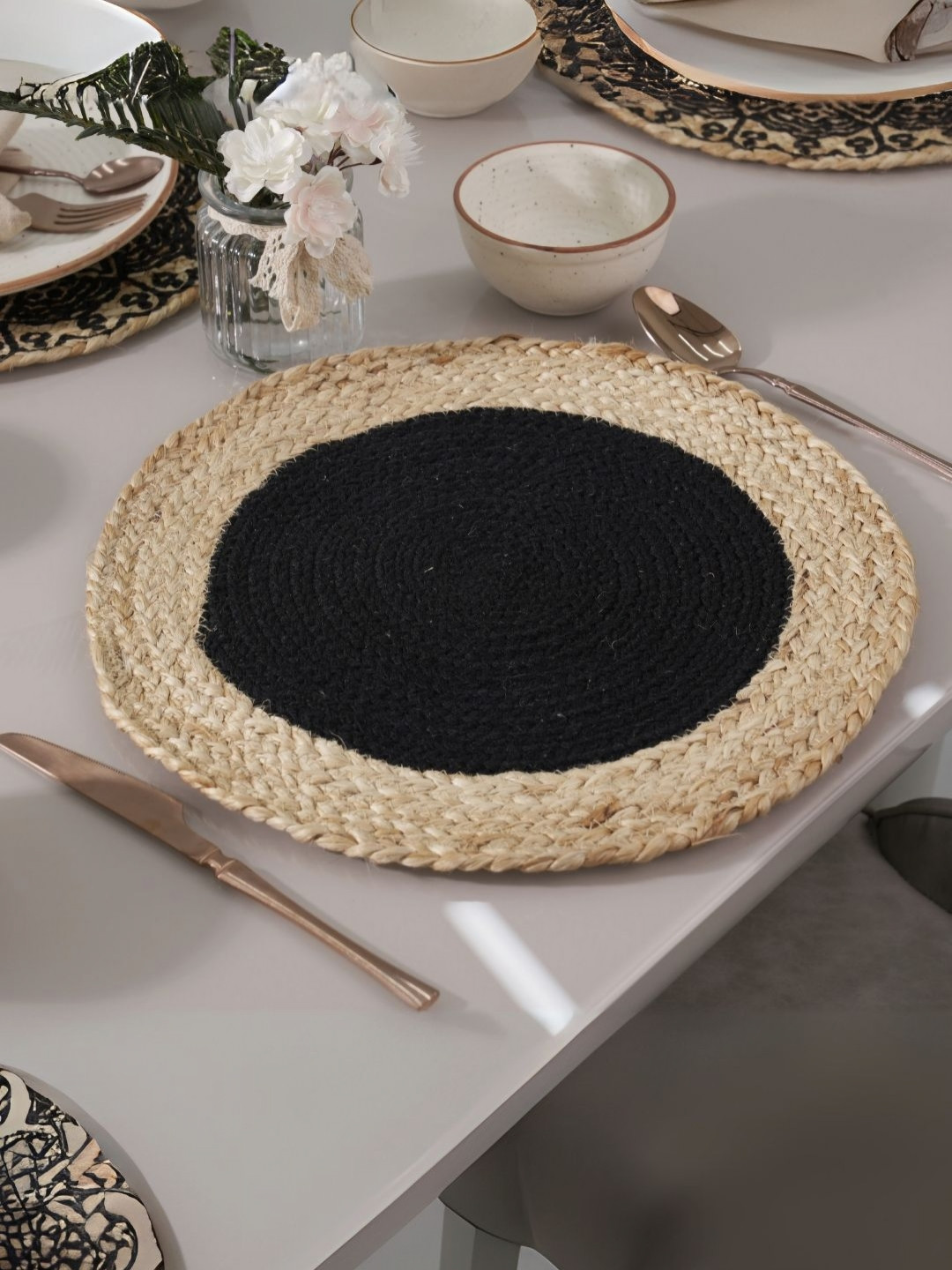 Royaloak 4-Pcs Beige & Black Colourblocked Round Shape Table Jute Placemats