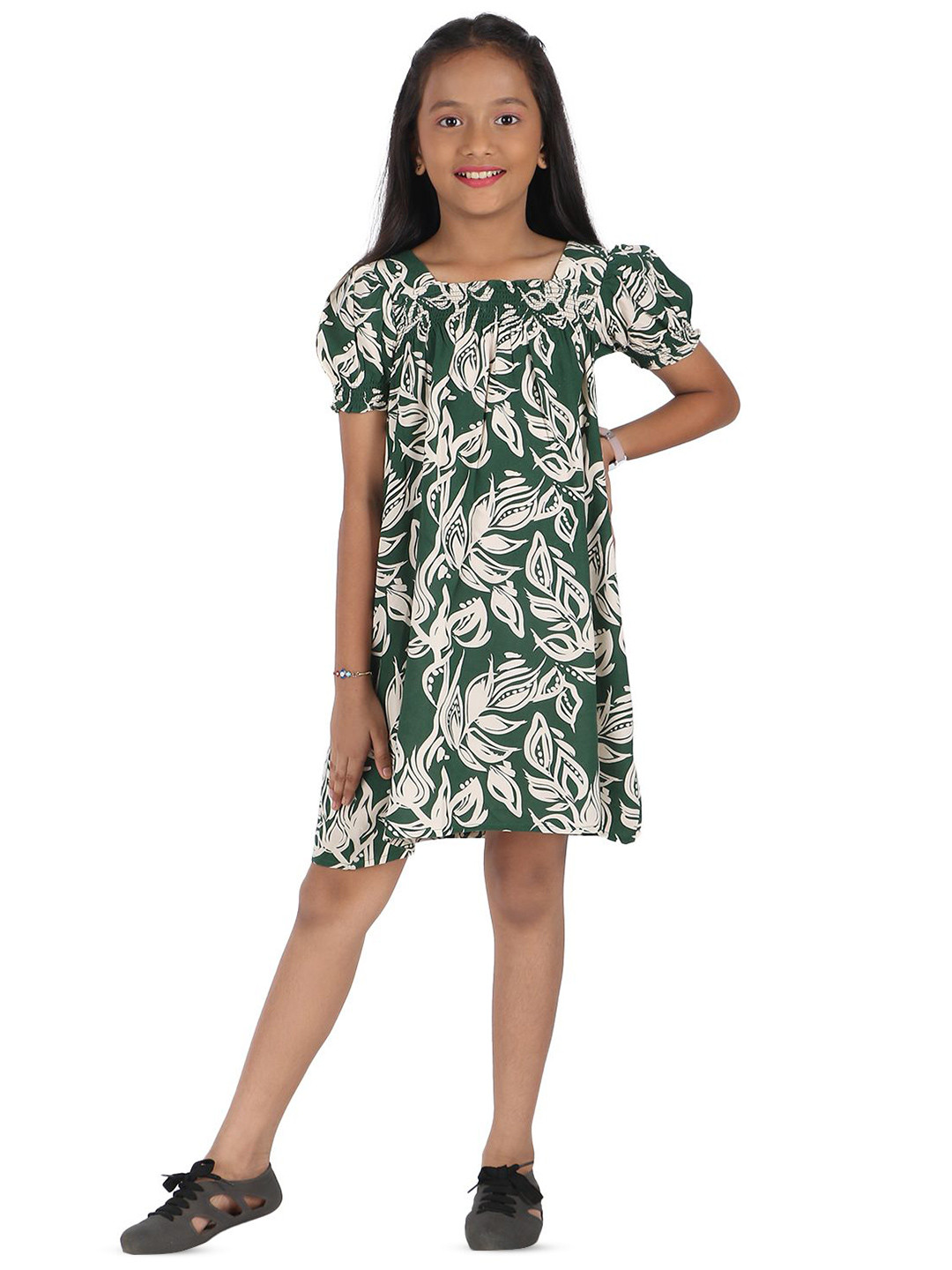YOUNG BIRDS Girls Floral Printed Smocked A-Line Dress