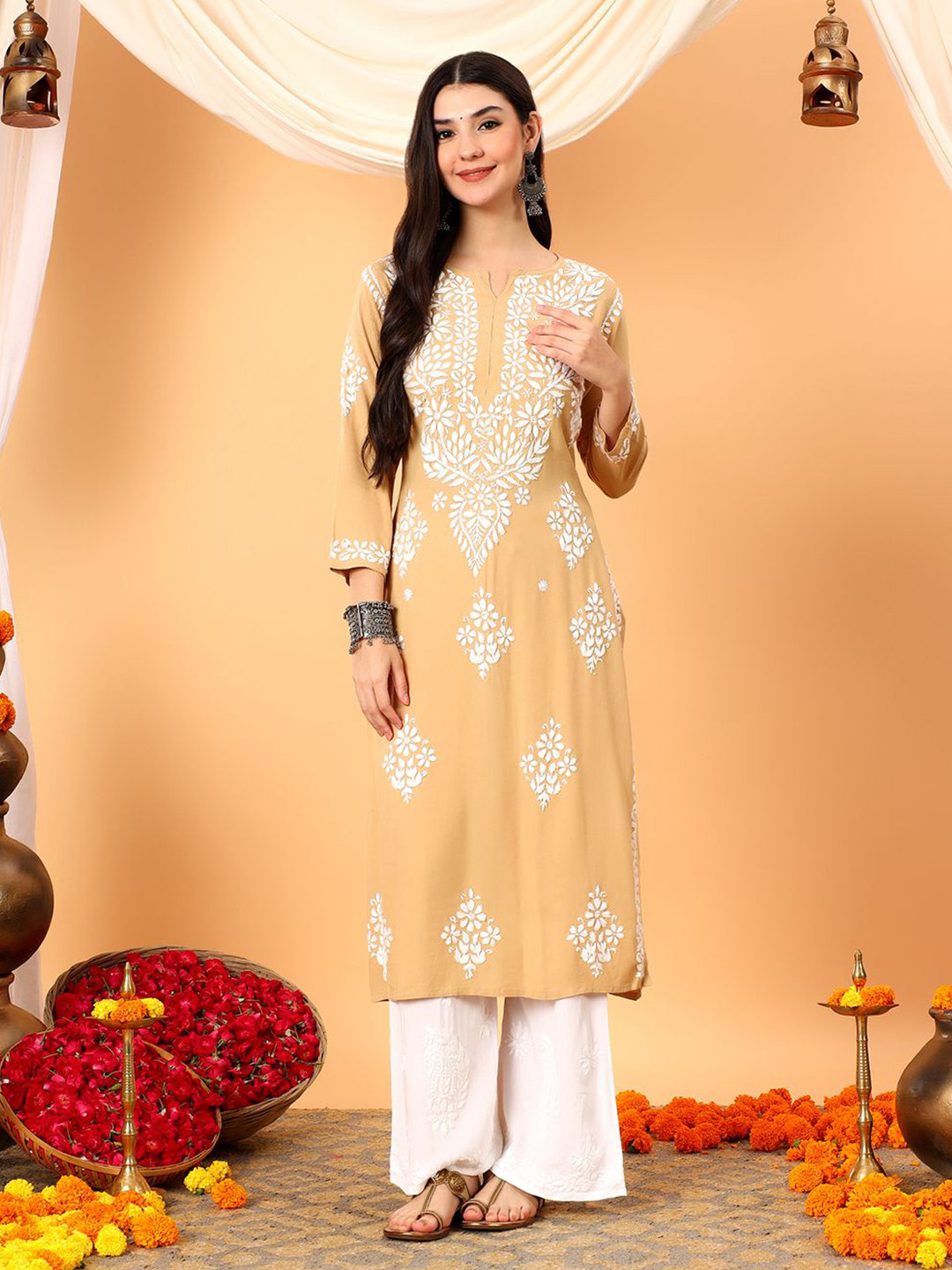 Poshak Chikan Studio Floral Embroidered Chikankari Indie Florals Straight Kurta