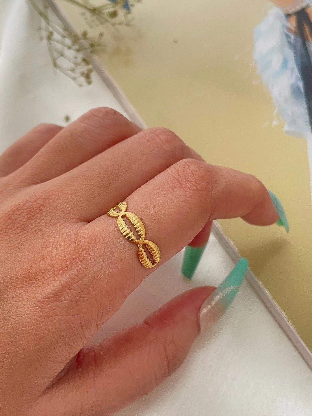 ISHKAARA Gold-Plated Knot Finger Ring