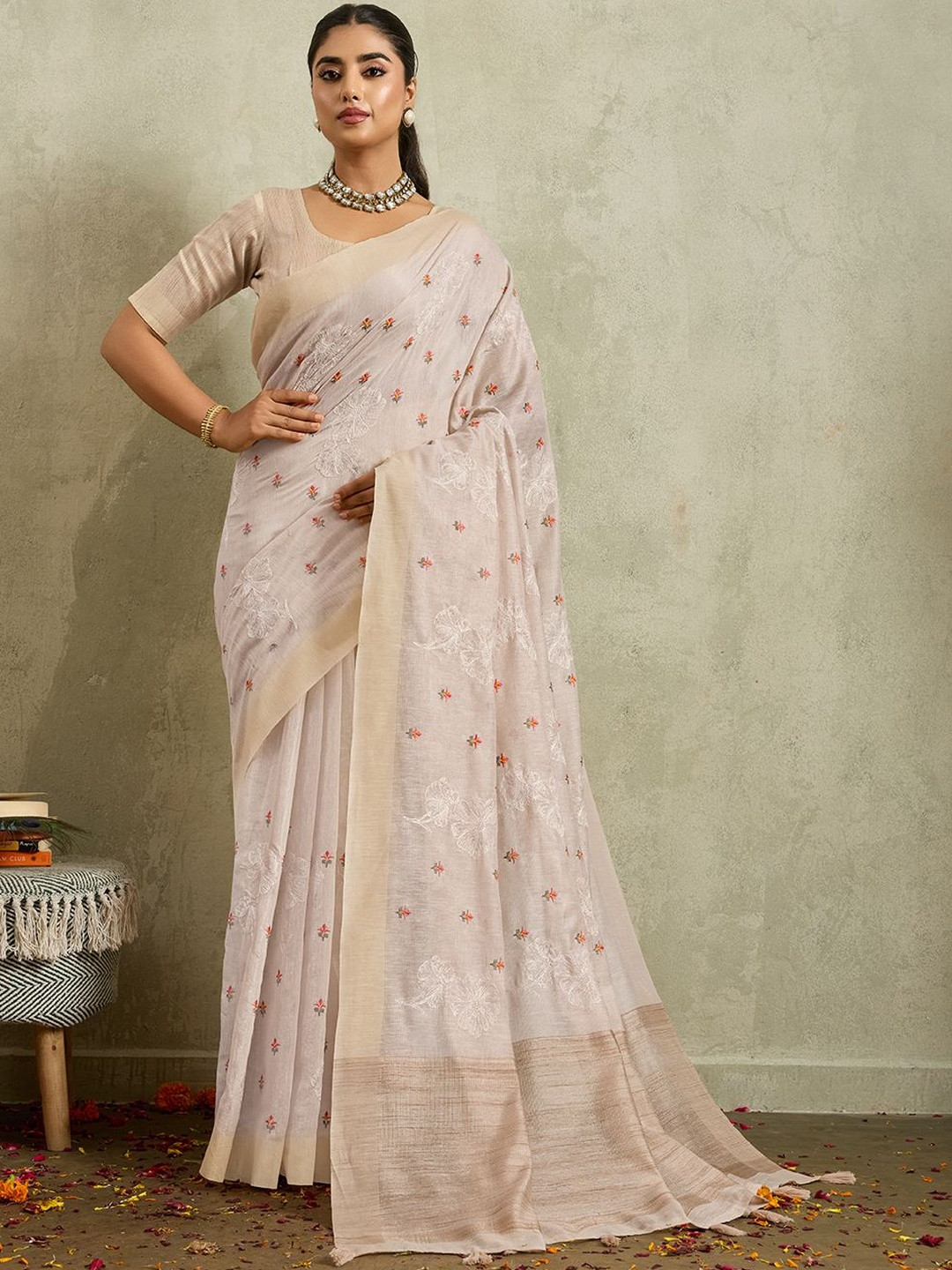 100 Dreams Ethnic Motifs Embroidered Linen Thread Embroidered Saree With Tassels