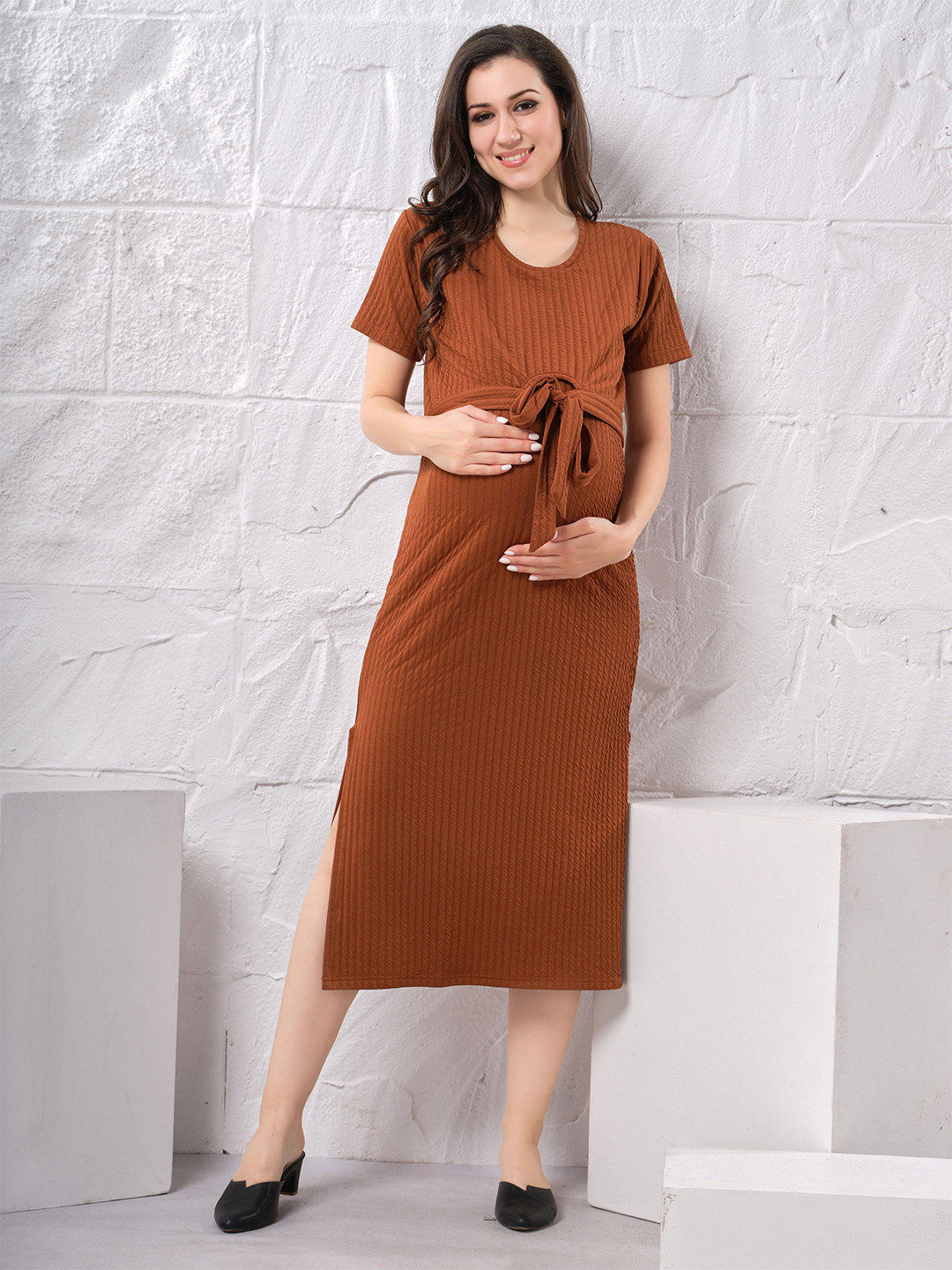 EASY MOM Women Self Design Round Neck Maternity A-Line Midi Dress