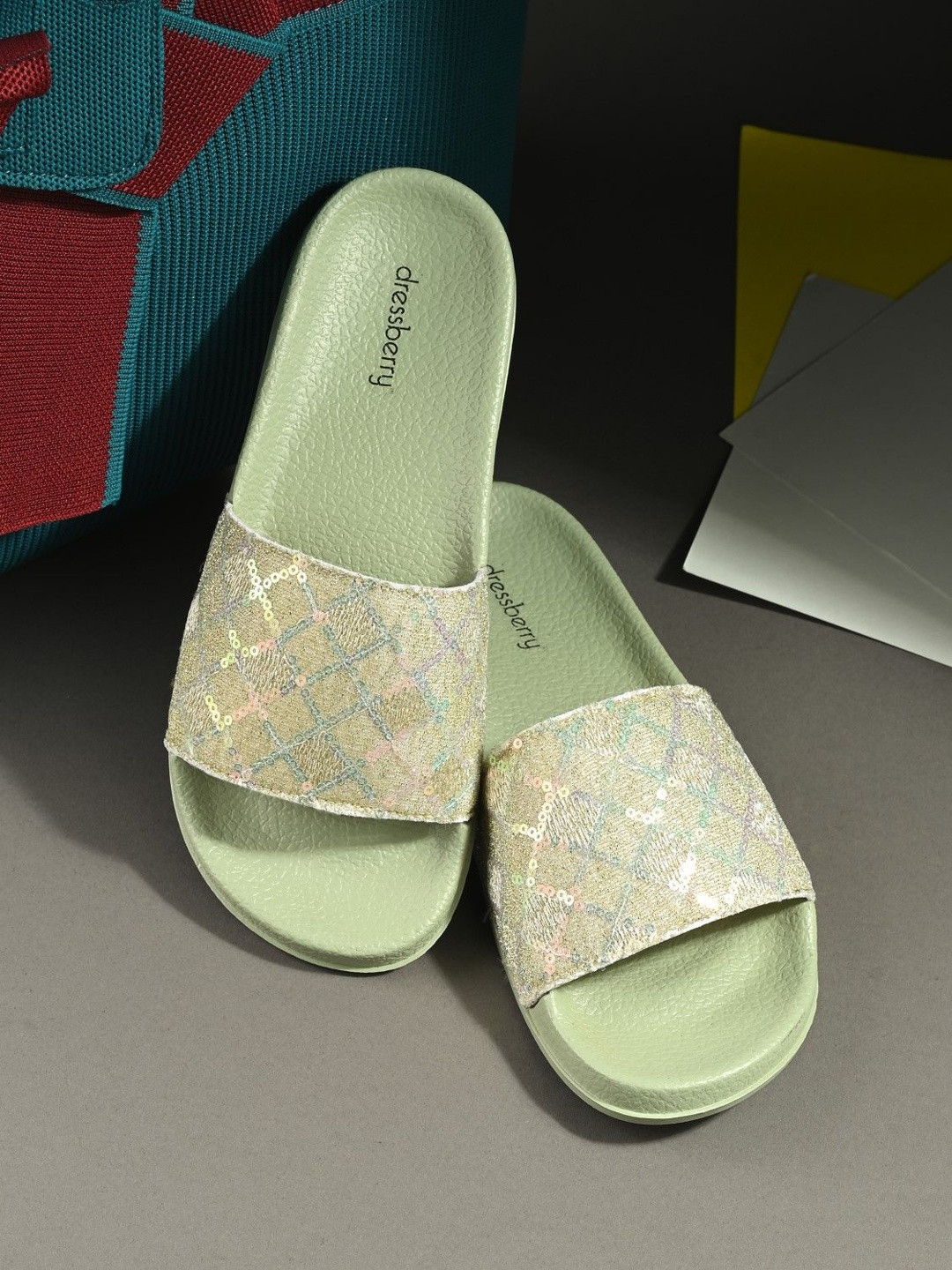 DressBerry Women Brocade Pool Sliders