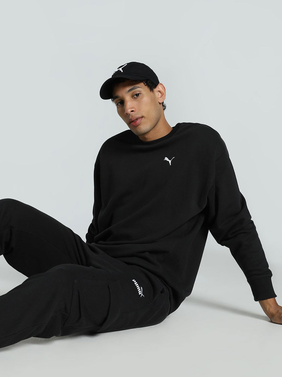 Puma WARDROBE Essentials Men's Relaxed Fit Crew-Neck Cotton Sweatshirt