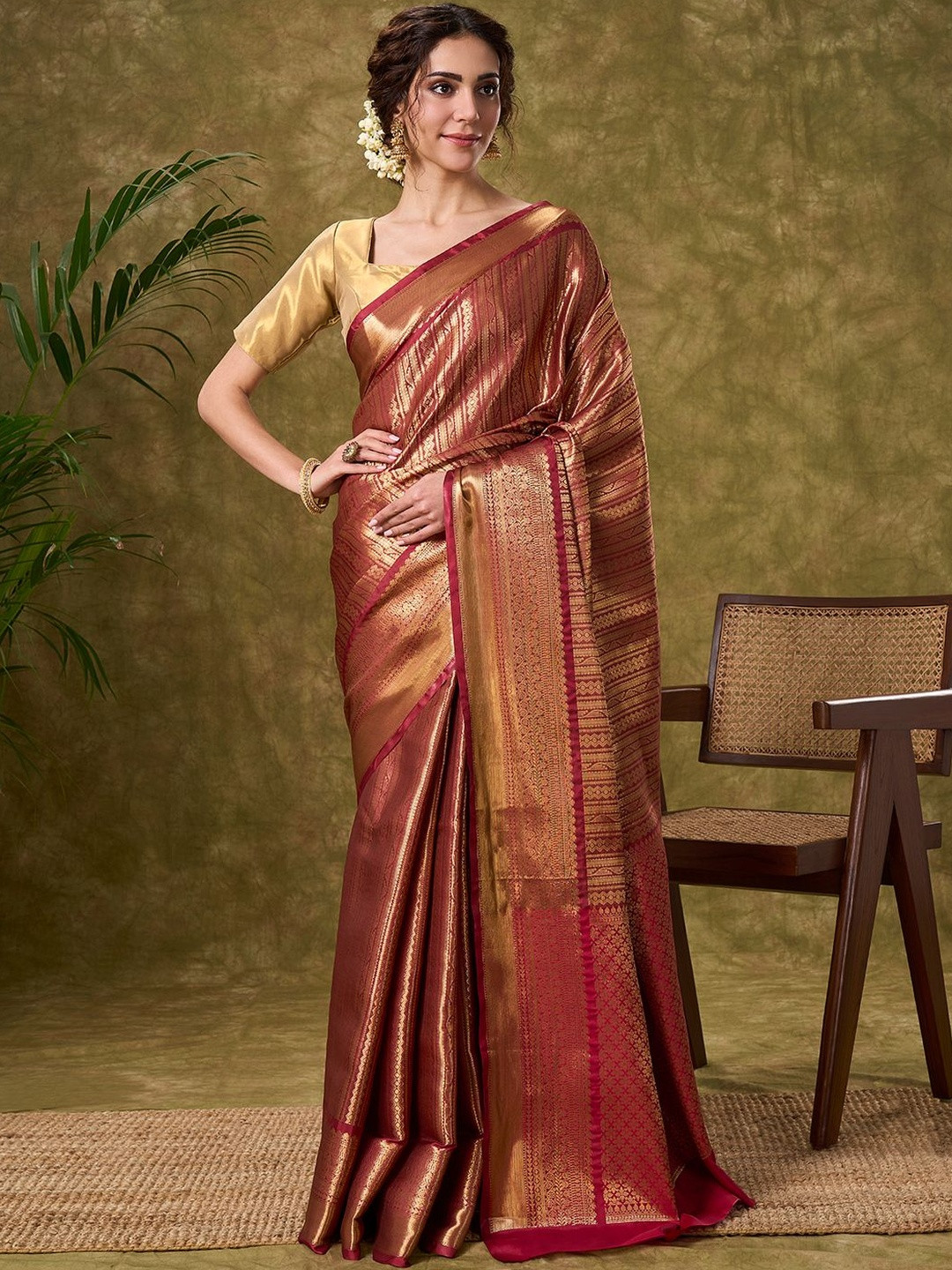 PAROKSH Women Geometric Woven Design Zari Banarasi Saree