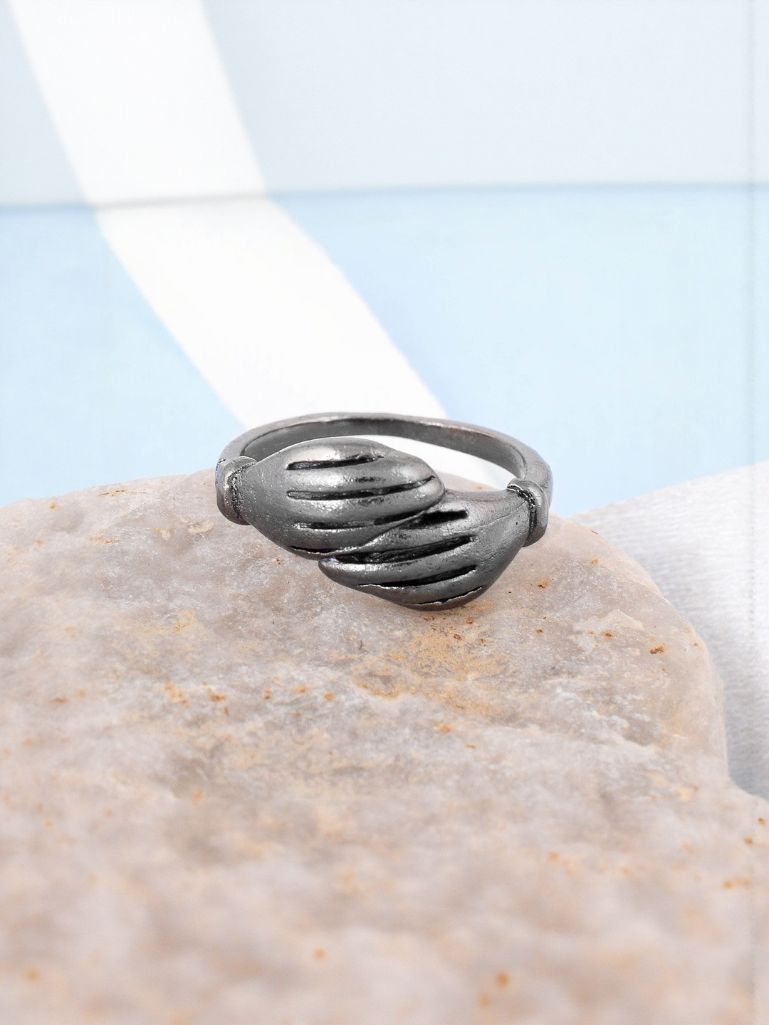 DZINETRENDZ Unisex Rhodium Brass Stylish Love Hug finger Band Finger Ring