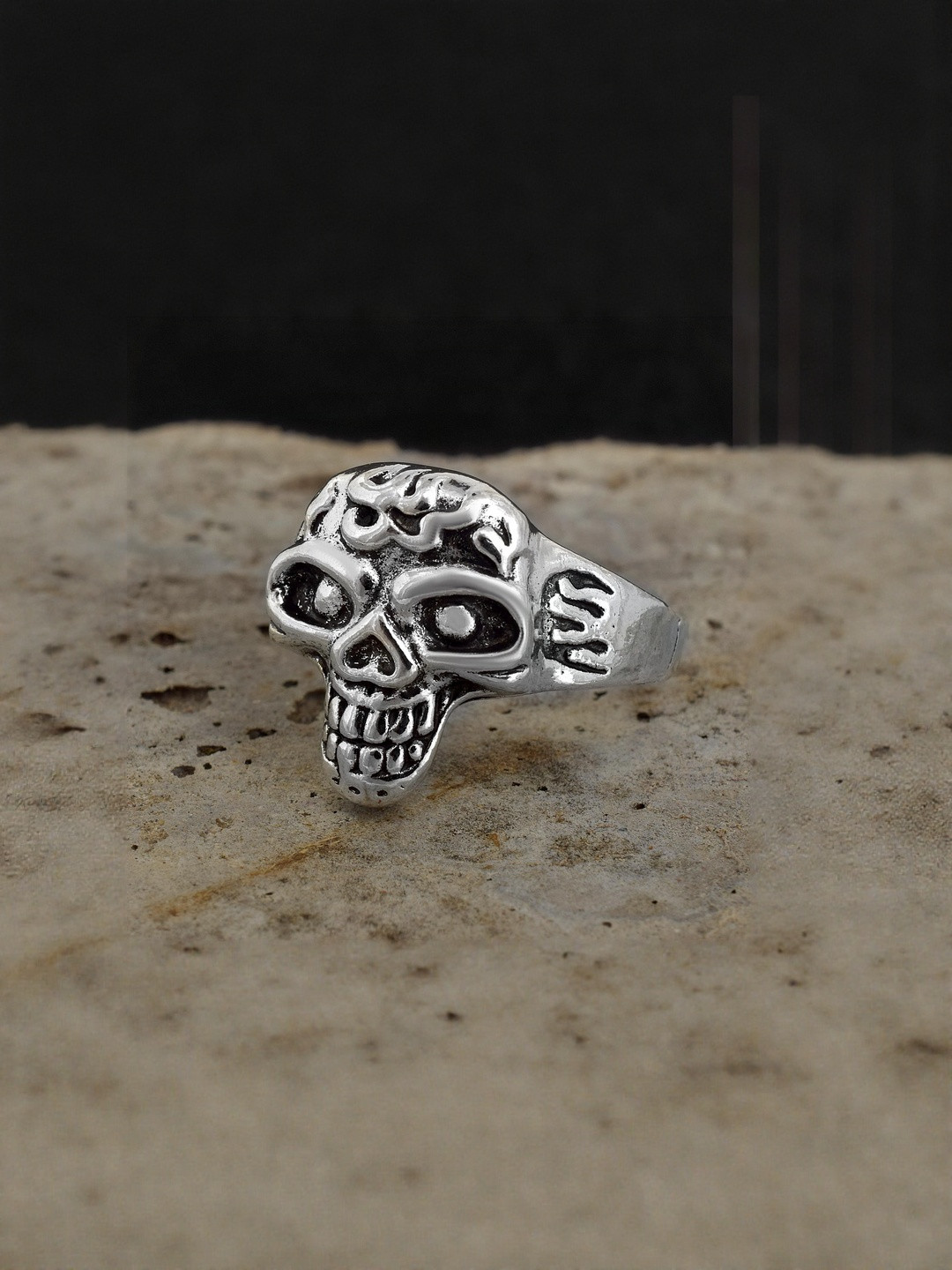 Silver plated Antique finish, Genius skull design, Fashion ring