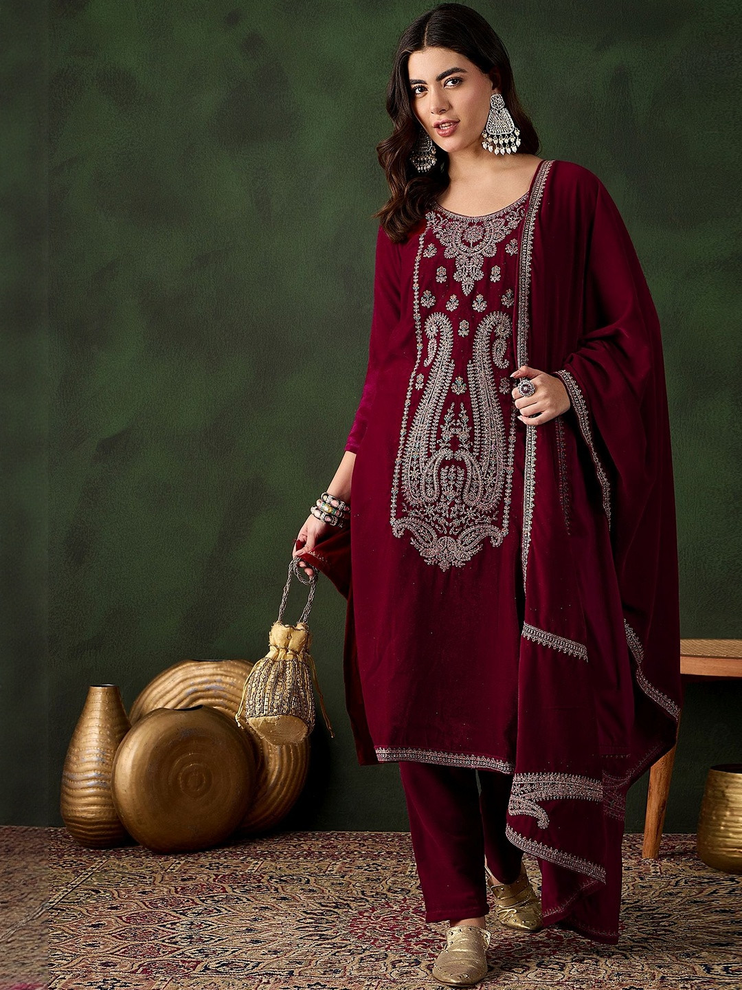 DIVASTRI Women Ethnic Motifs Embroidered Regular Zari Velvet Kurta Set with Dupatta