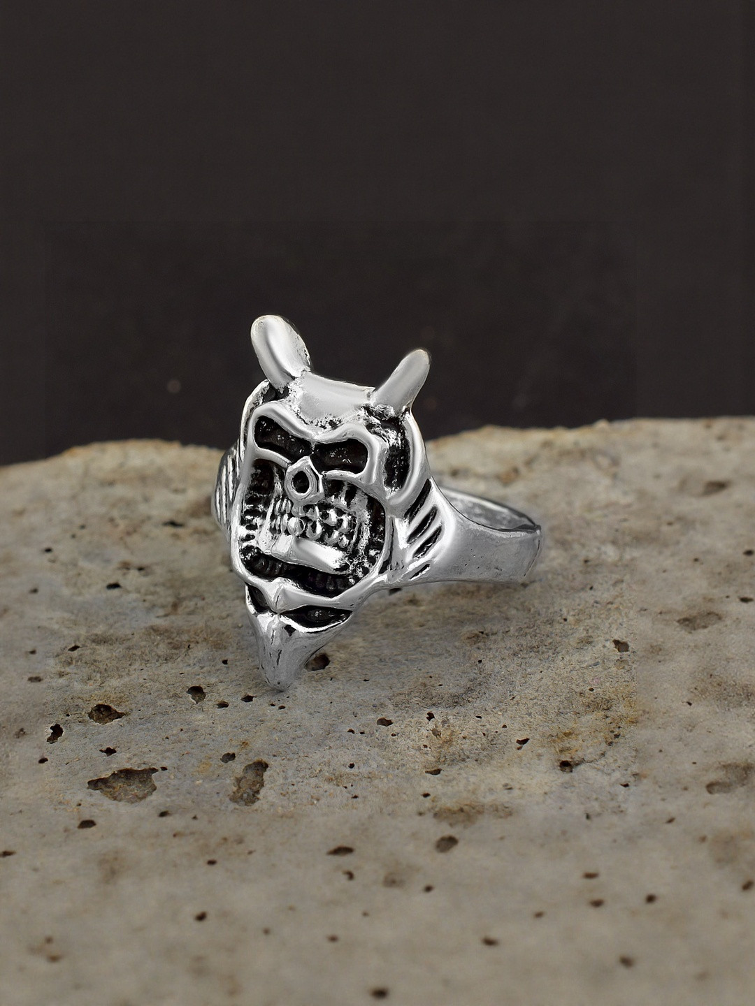 Silver plated Antique finish, Devils skull design, Fashion ring