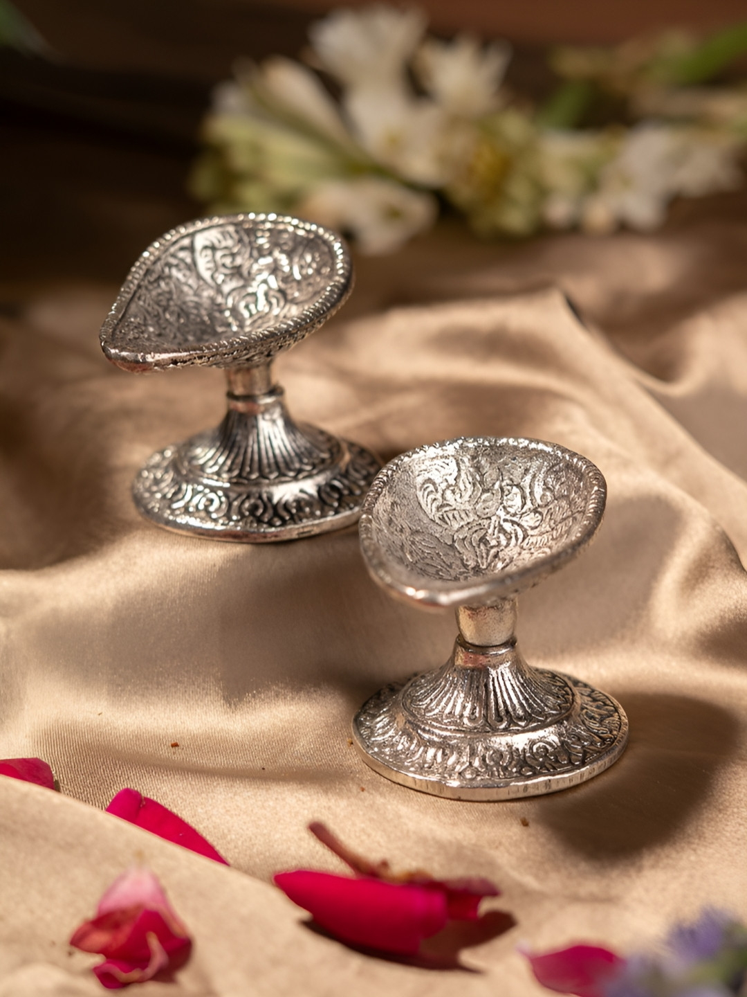 The Zappy Box Silver-Toned 2 Pieces Textured Antique German Silver Pooja Diyas