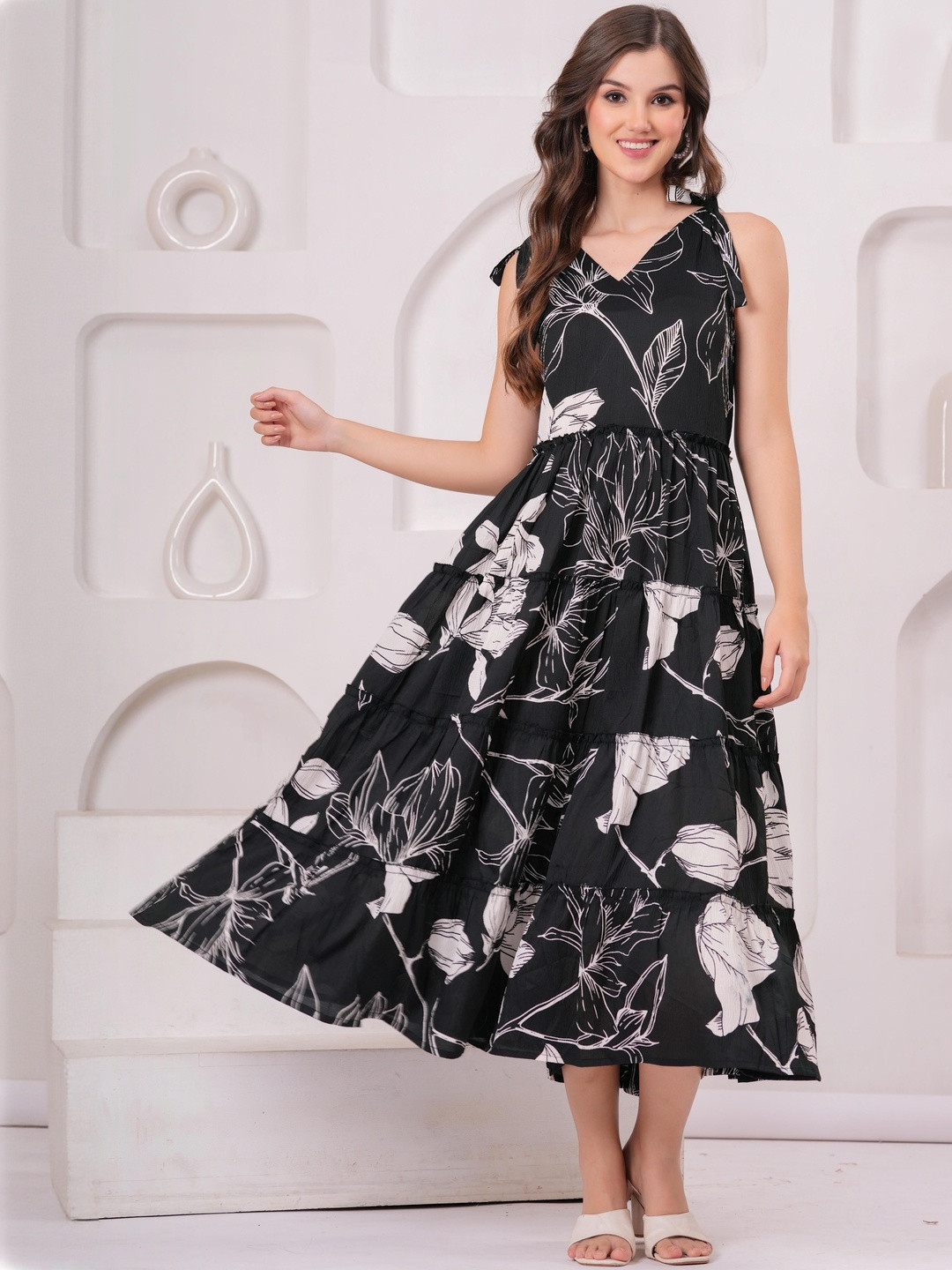 Women Black Crepe Dress