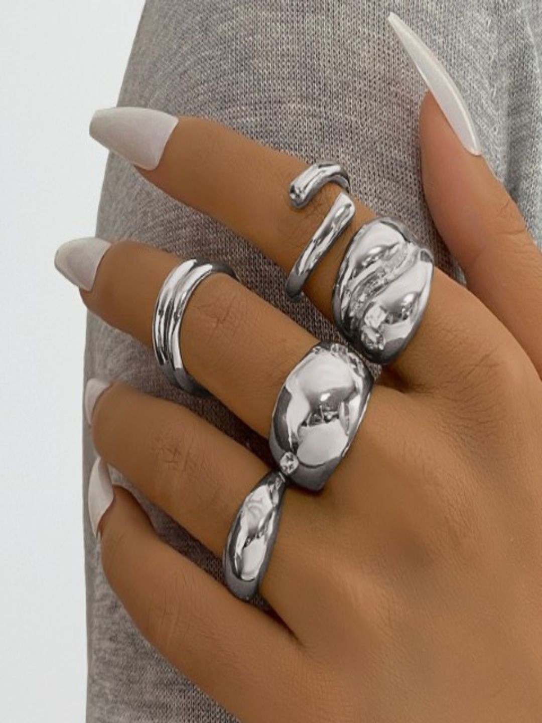 SAPRAA TRENDS Women Set of 5 Silver-Plated Statement Finger Rings