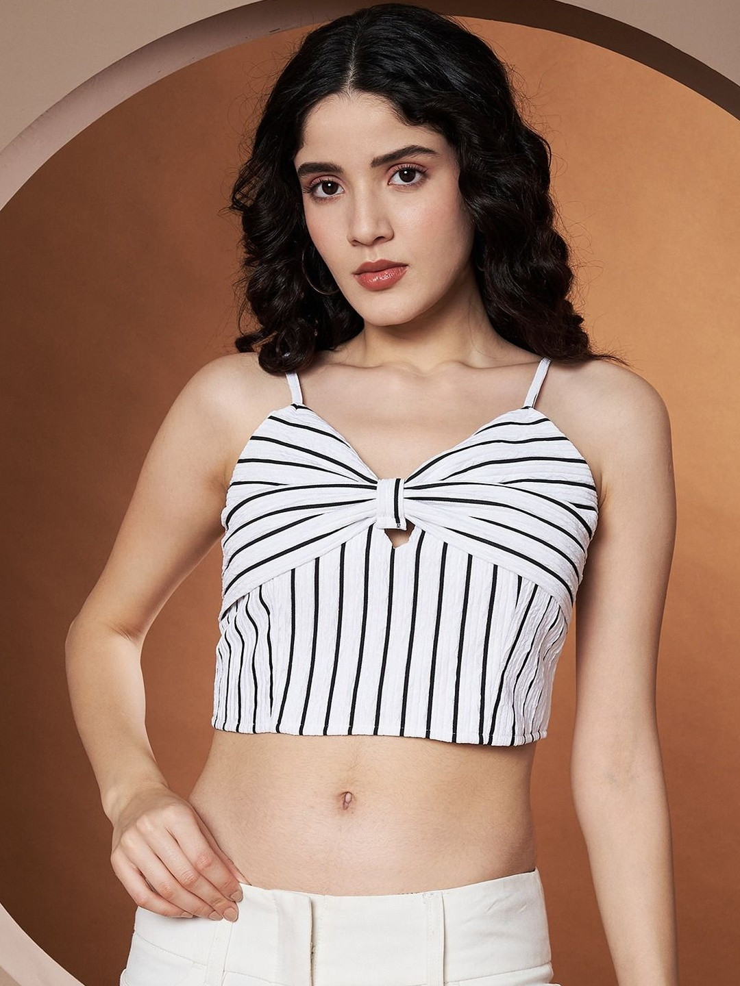 Slenor Vertical Stripes Striped Twisted Shoulder Straps Bralette Crop Top