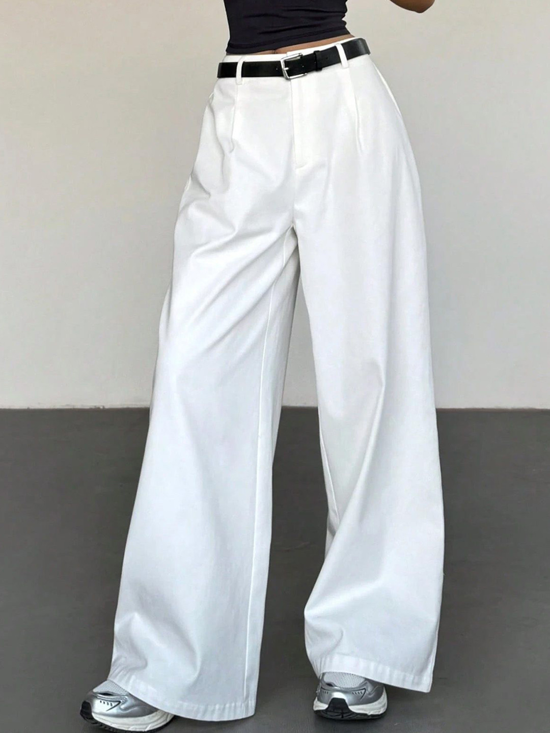 FNOCKS Women Solid Comfort High-Rise Pleated Hook and Bar Trousers