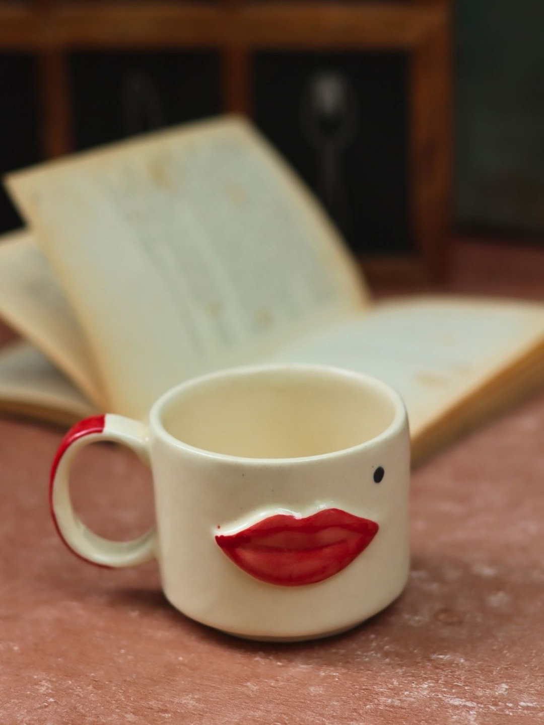 WEAVING HOMES White & Red Kiss Printed Ceramic Glossy Mug-200 ml