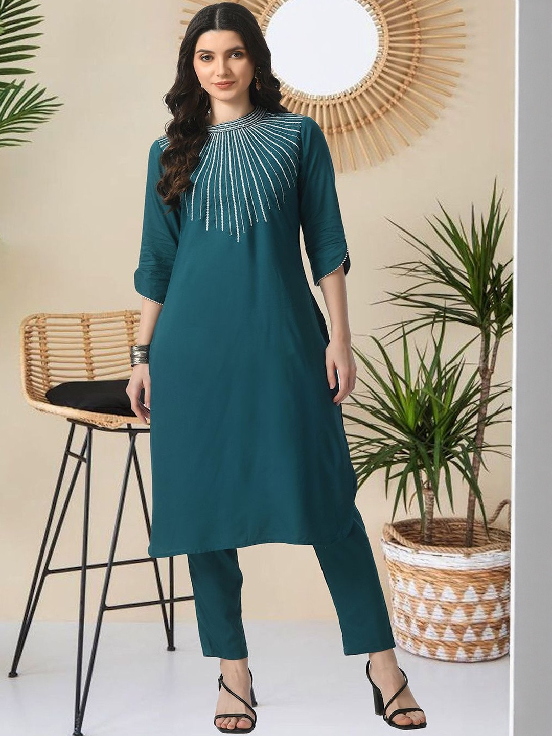 neel & ned Women Embroidered Regular Thread Work Kurta Set With Dupatta