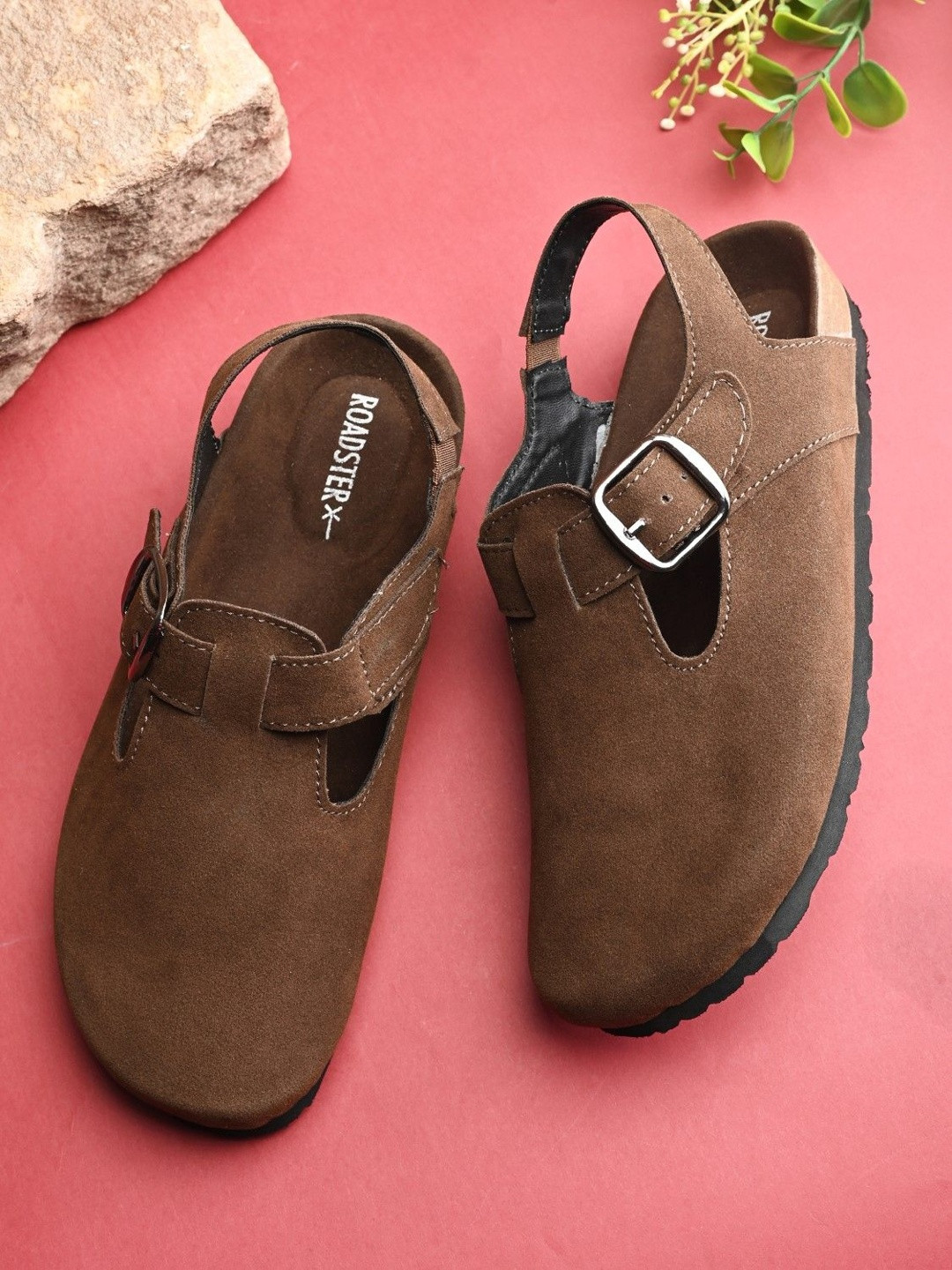 The Roadster Lifestyle Co. Women Comfort Sandals