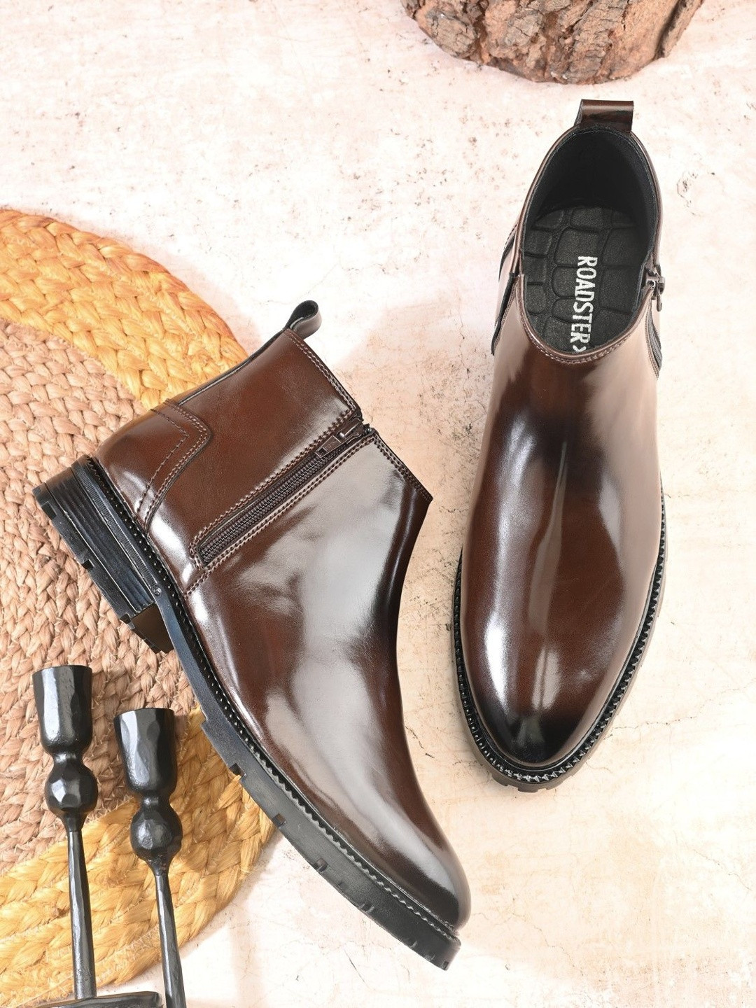Roadster Men Brown Solid Zipped Regular Chelsea Boots