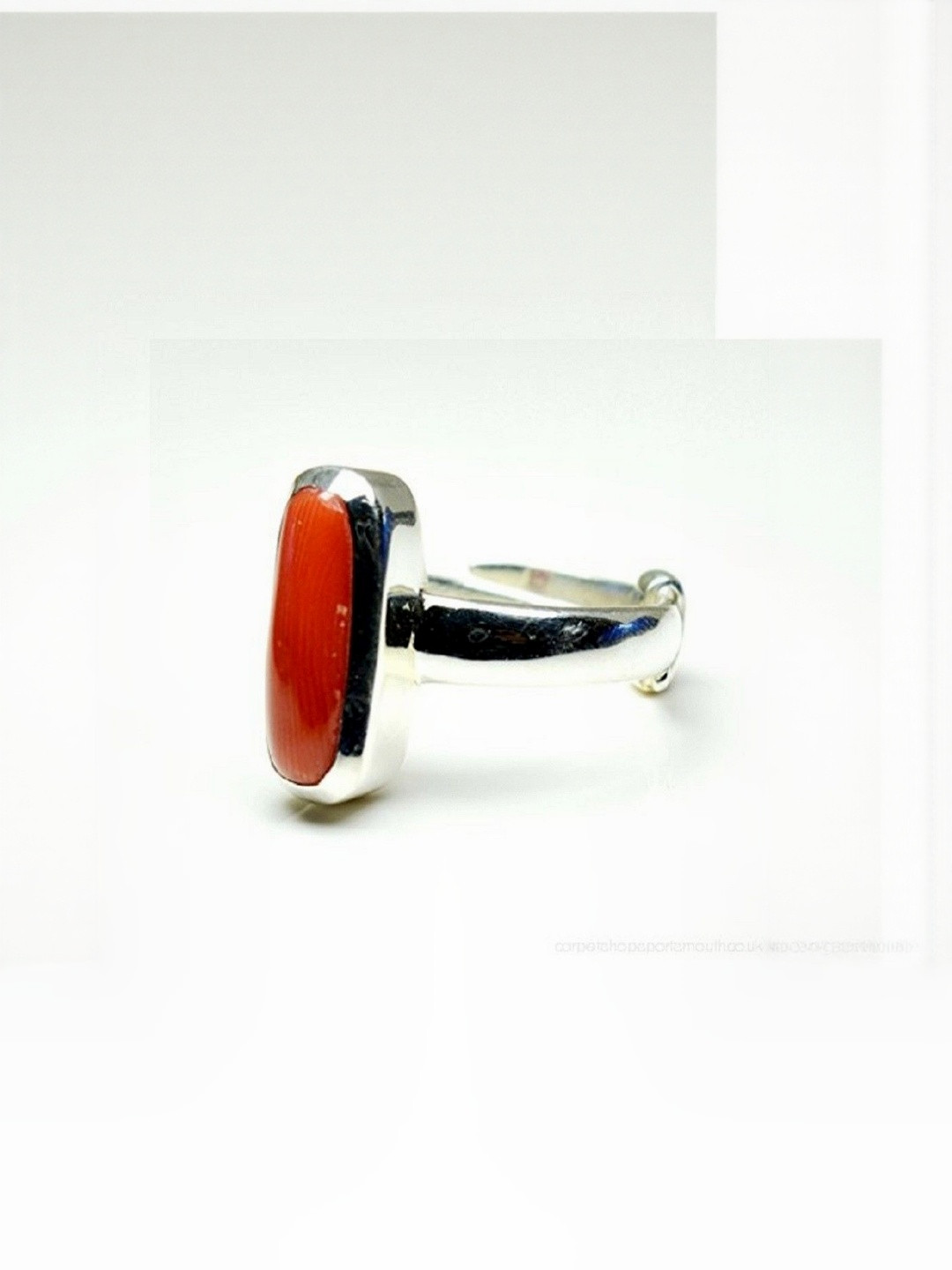 RAVIOUR LIFESTYLE Unisex Silver-Plated Coral Moonga Finger Ring