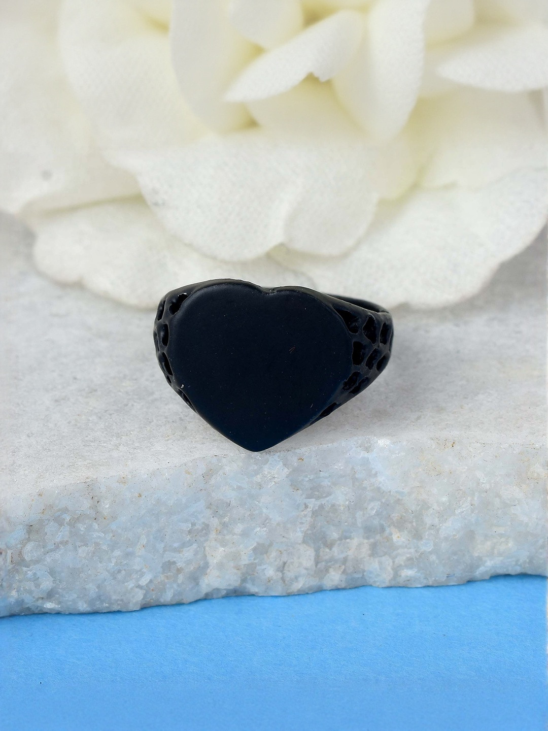 Brass Black Heartshape Fashion finger ring