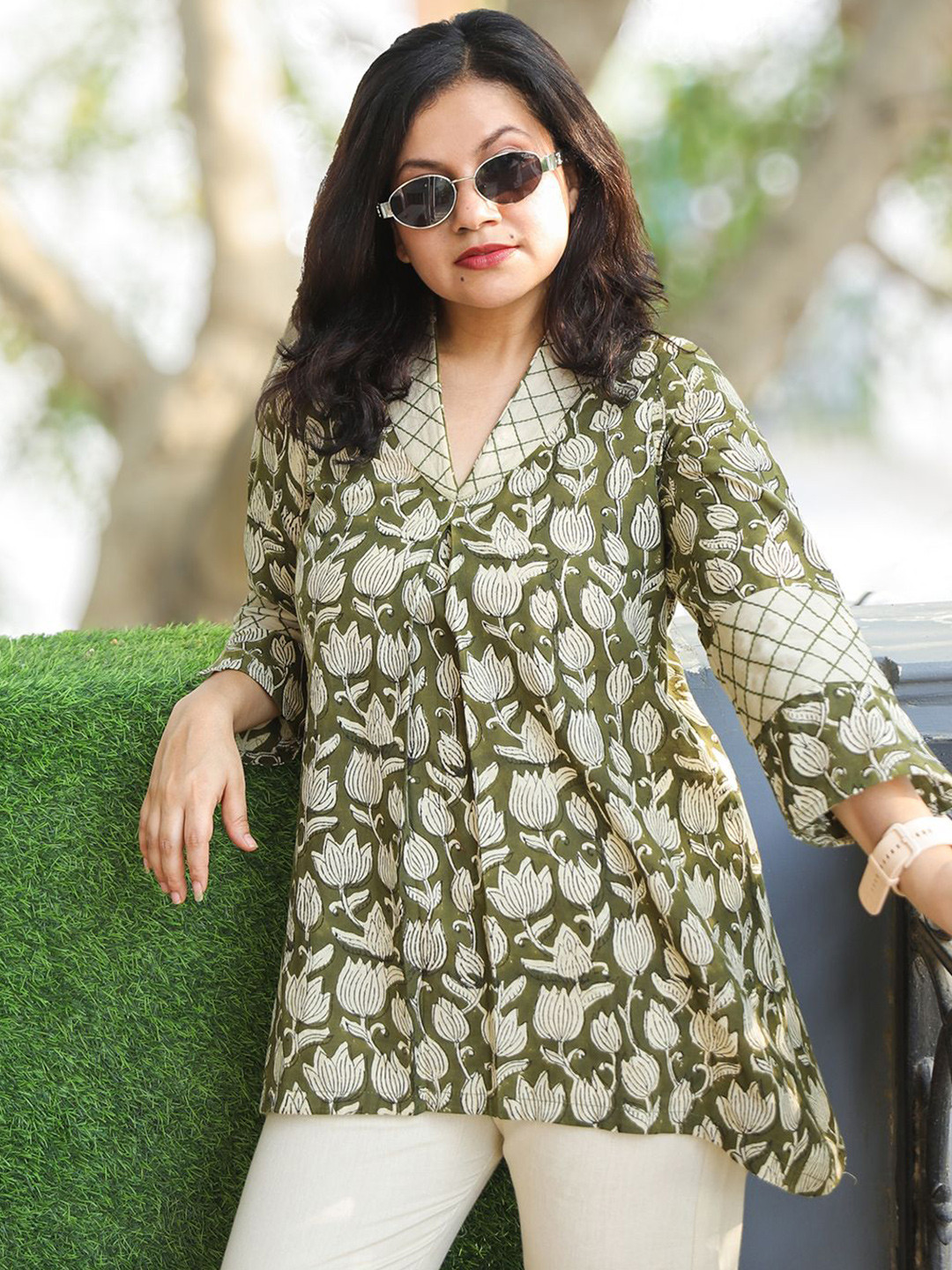 Desi Sandook Women Printed V-Neck Tunic