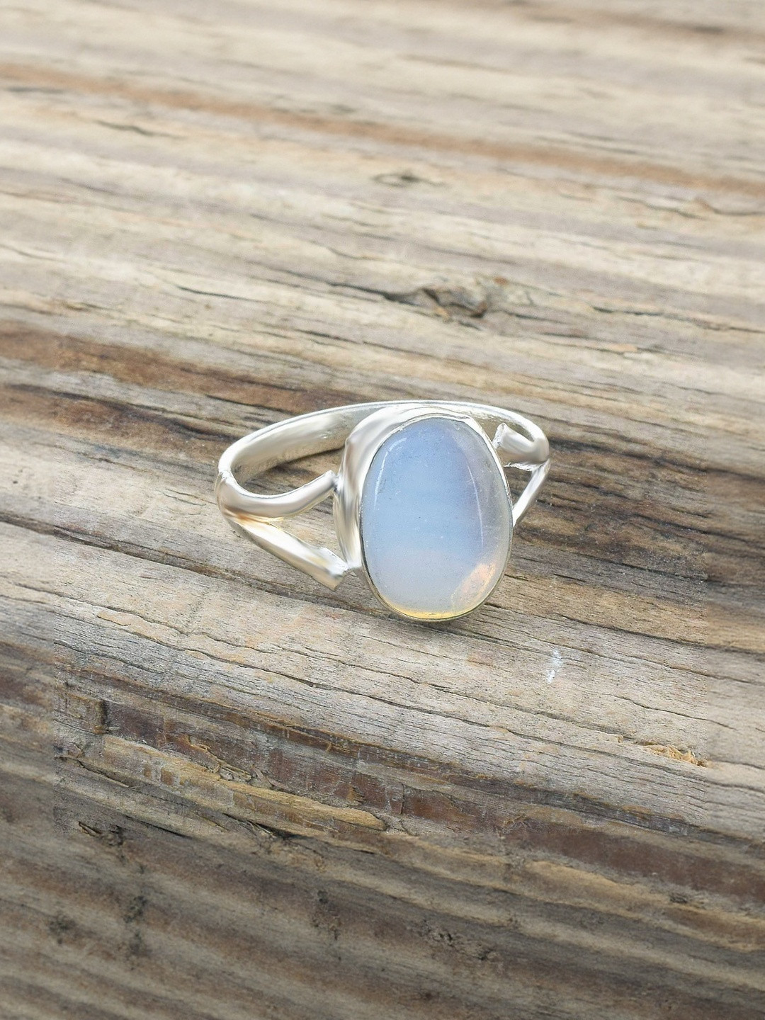 Silverplated Blue Sheen Water Moonstone Astrology Fashion Fingerring
