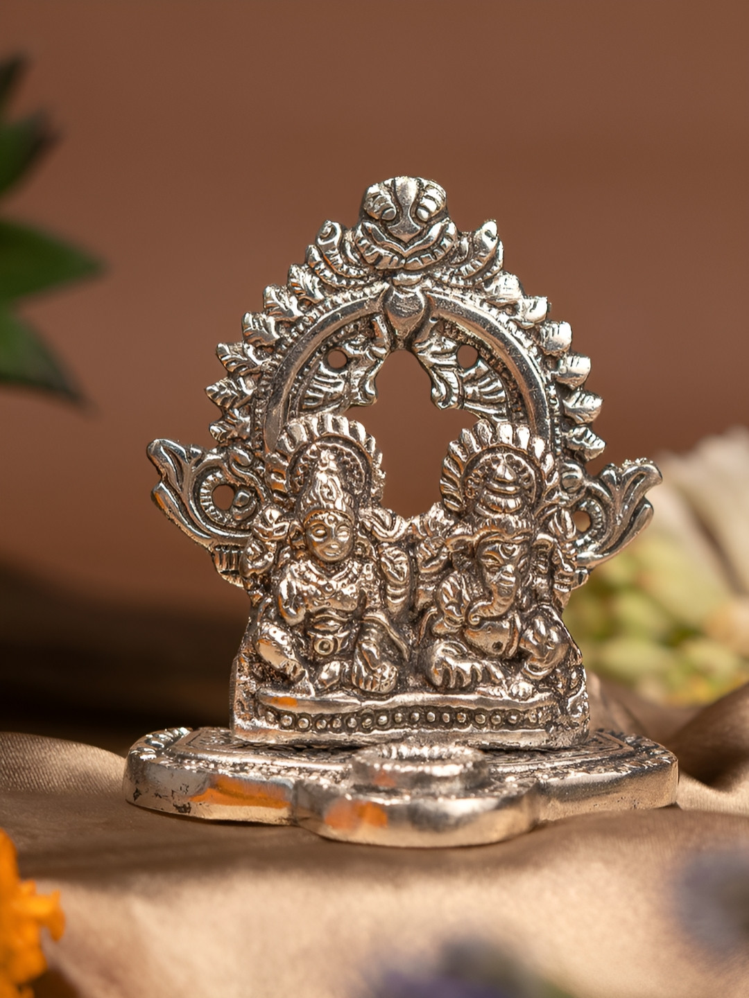 The Zappy Box Silver-Toned Textured Ganesh Laxmi German Silver Dhoopbatti Stand