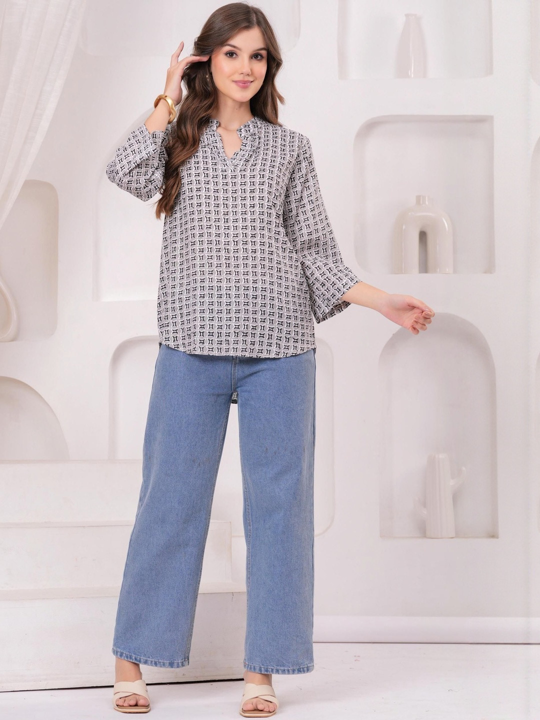 Jyoti Women Grey Rayon India Pattern Mandrain Color Top